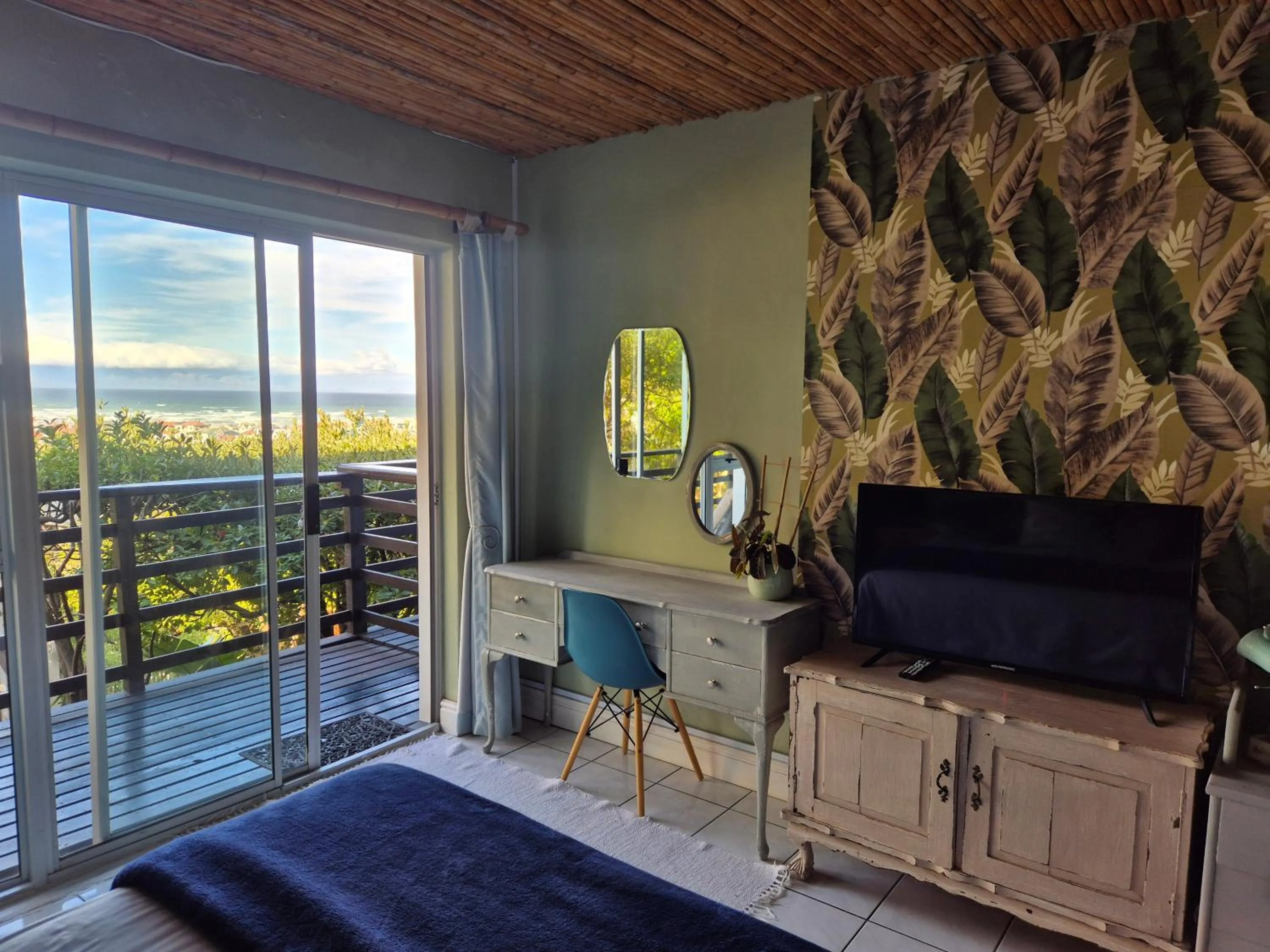 View (from property/room), Bed in Bluebottle Guesthouse