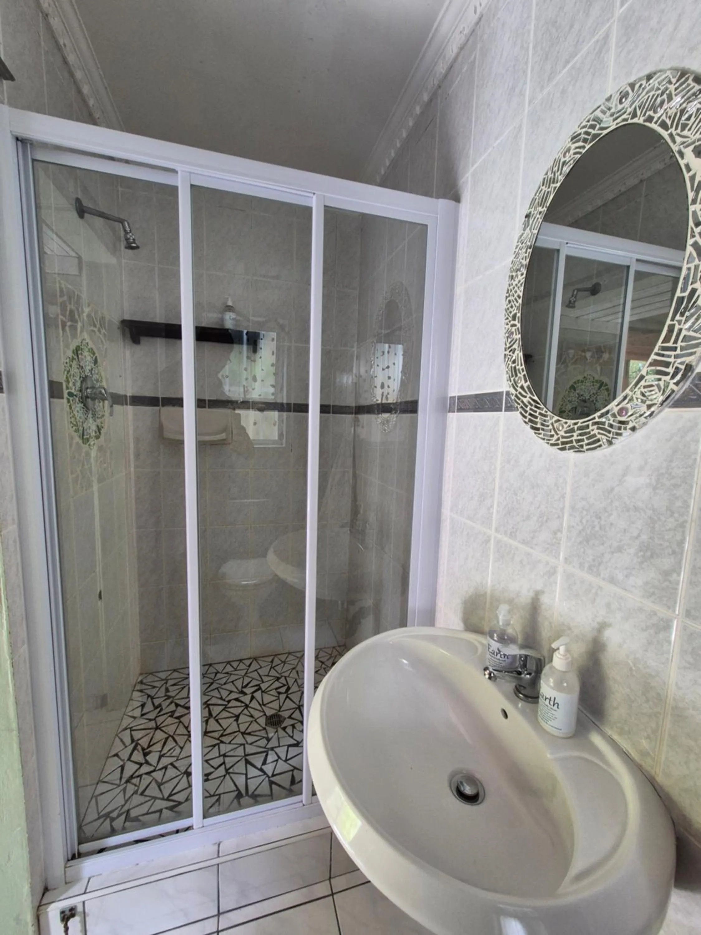 Bathroom in Bluebottle Guesthouse