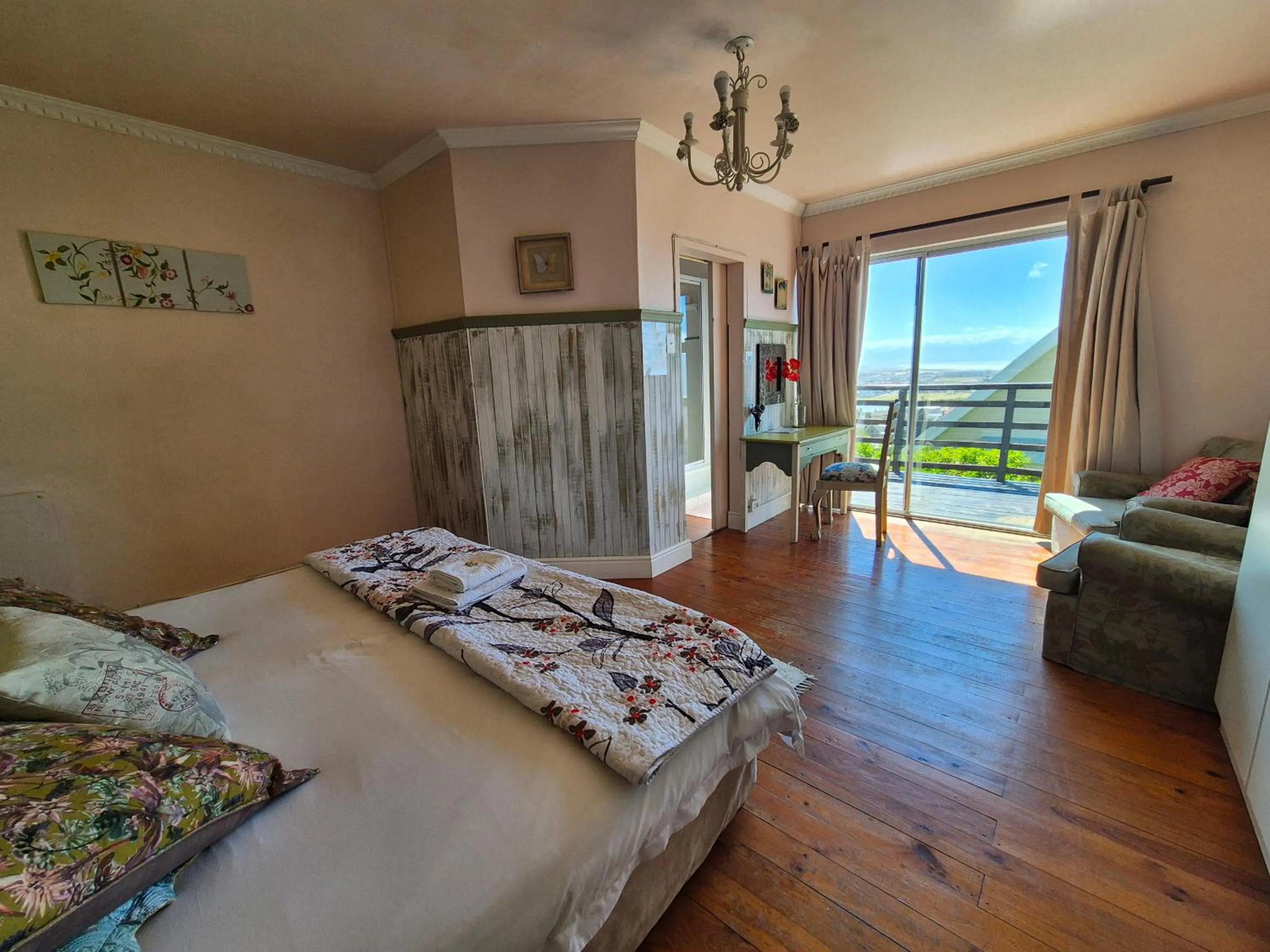 Bedroom, Bed in Bluebottle Guesthouse