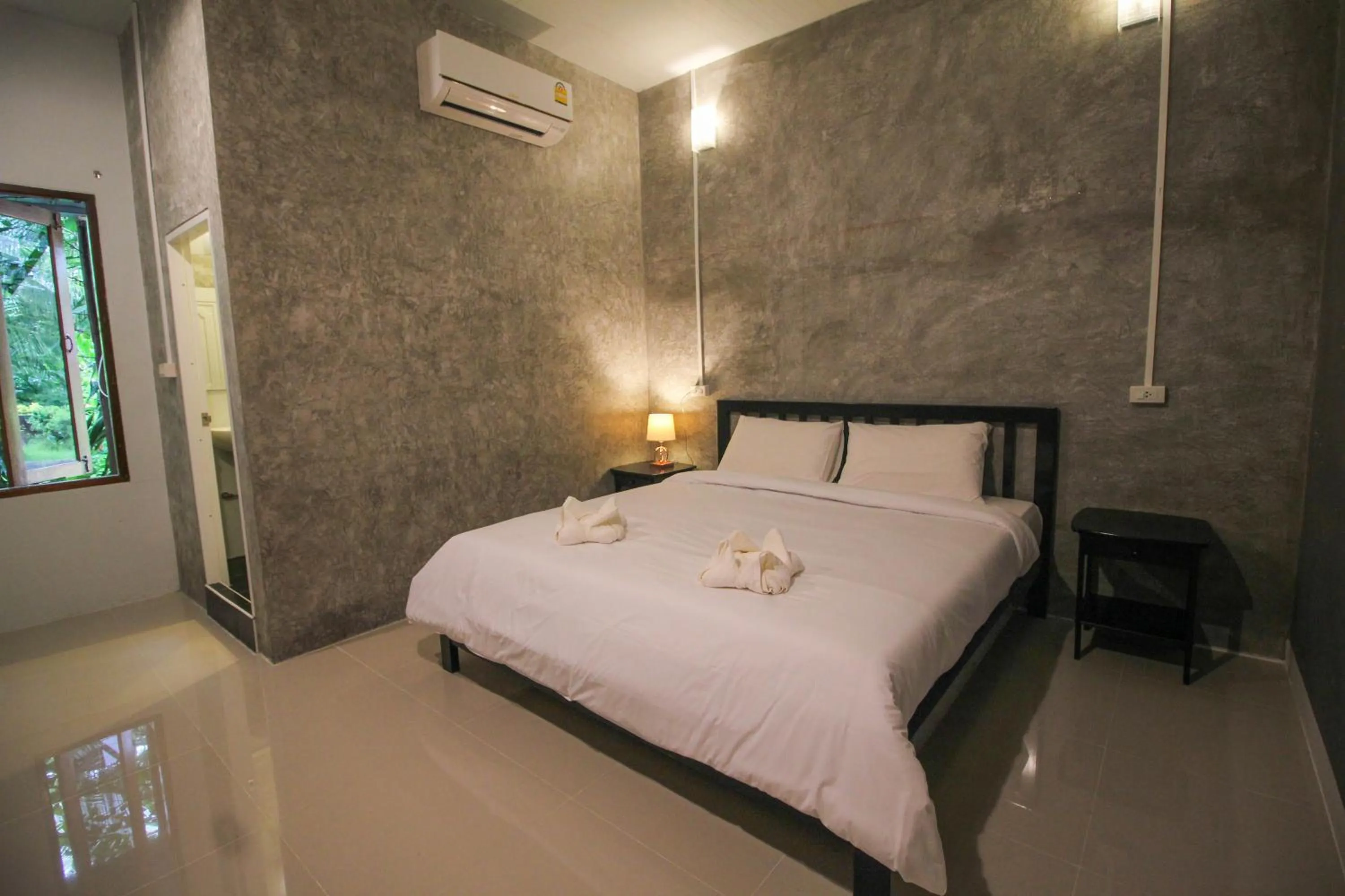 Bed in Koh Jum Bungalow & Hostel