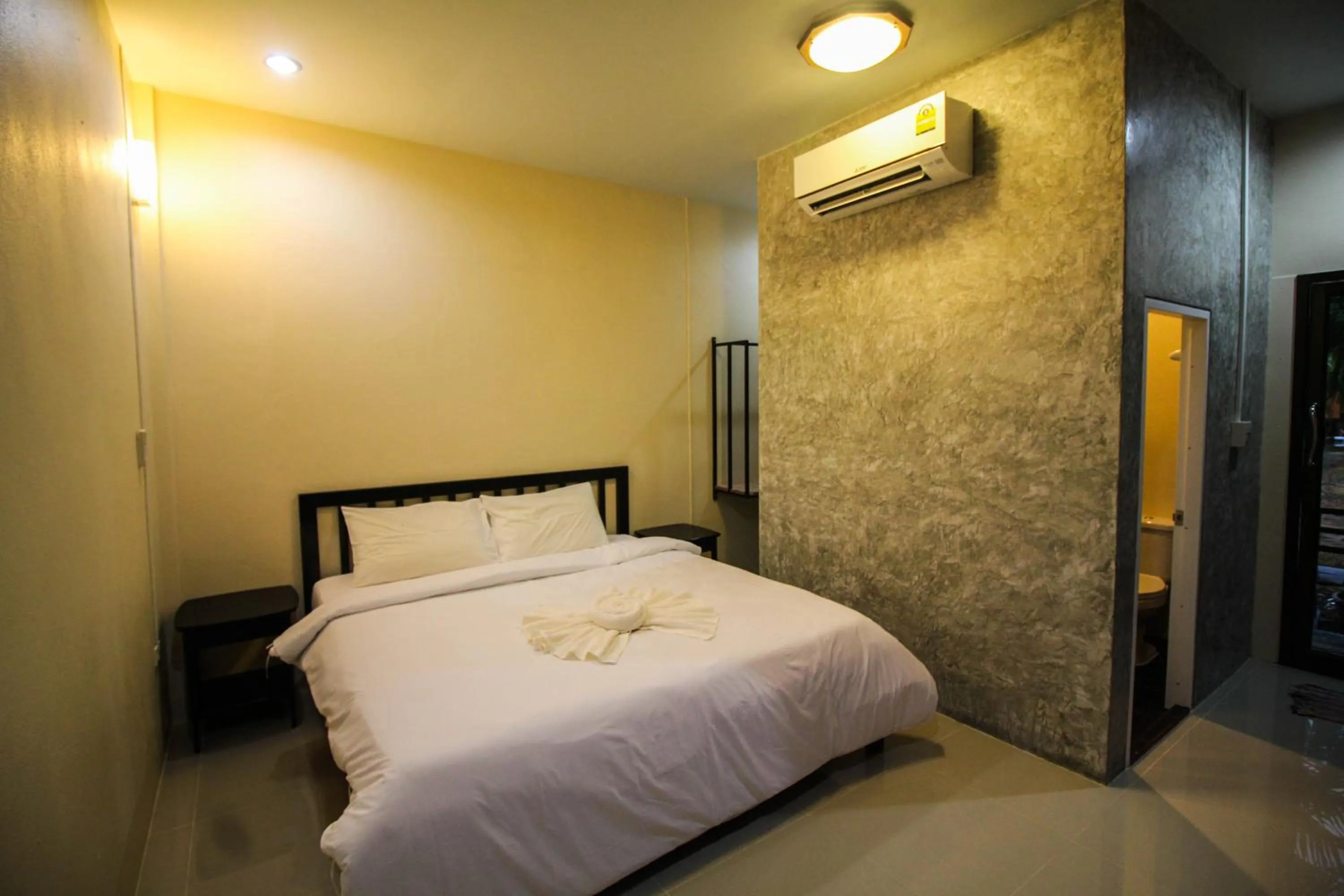 Bed in Koh Jum Bungalow & Hostel