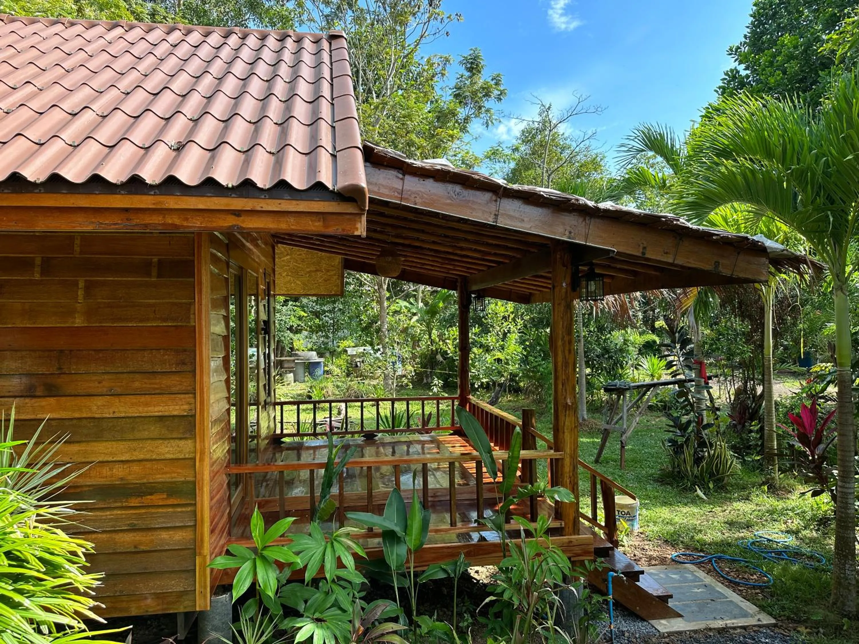 Koh Jum Bungalow & Hostel
