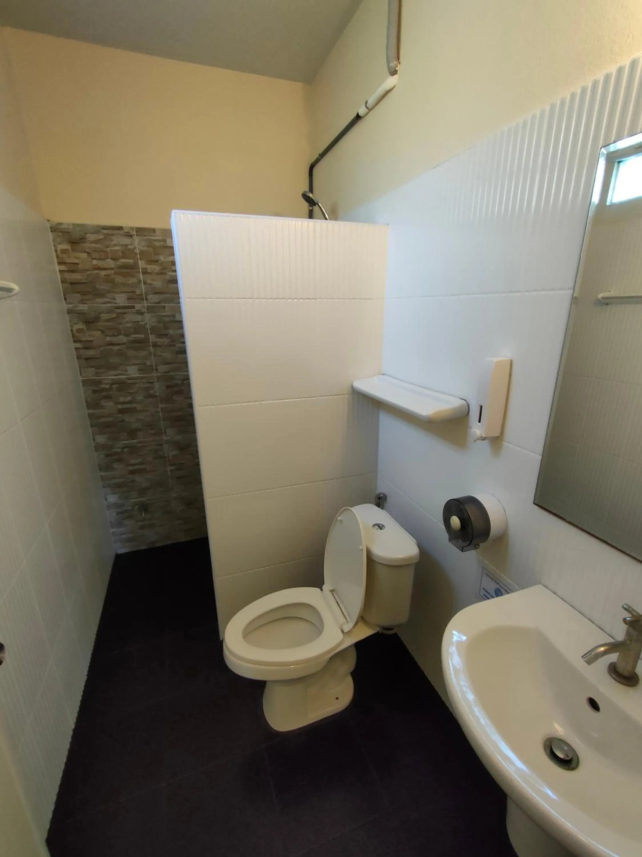 Koh Jum Bungalow & Hostel