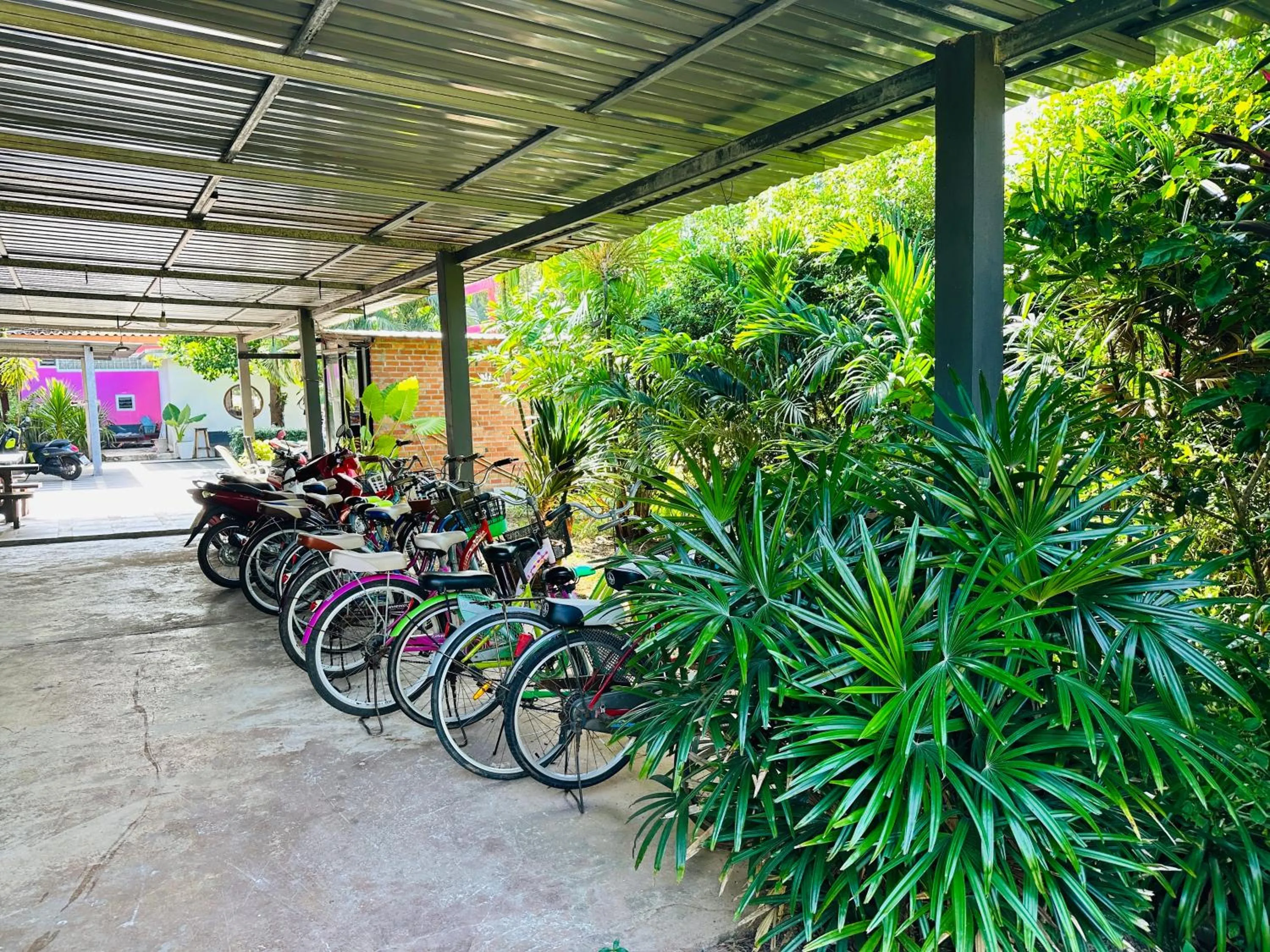 Koh Jum Bungalow & Hostel
