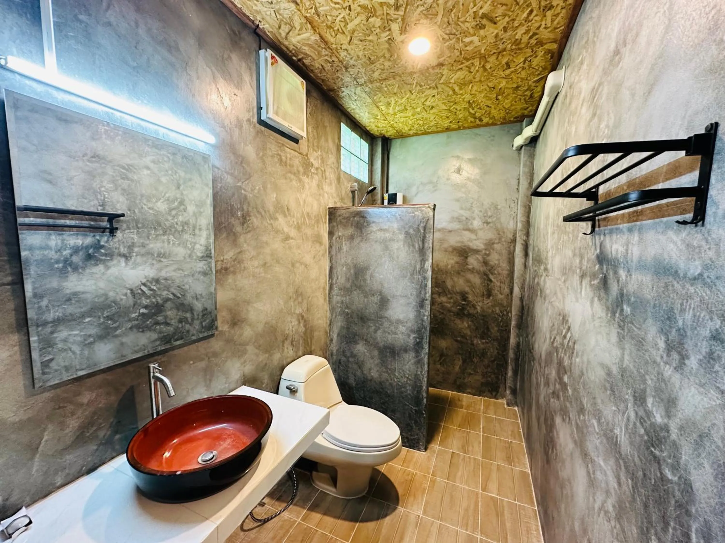 Koh Jum Bungalow & Hostel