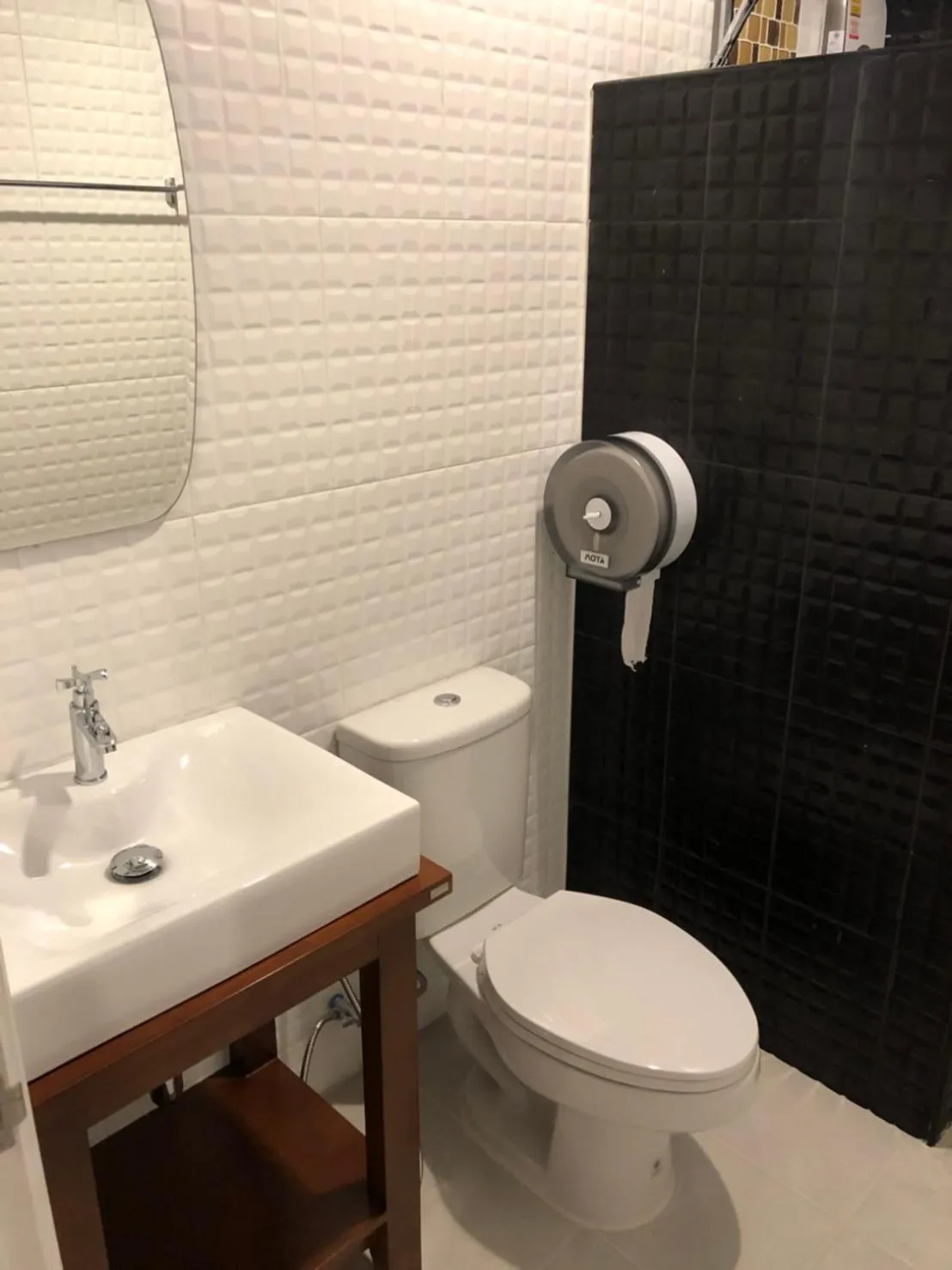 Toilet in Koh Jum Bungalow & Hostel