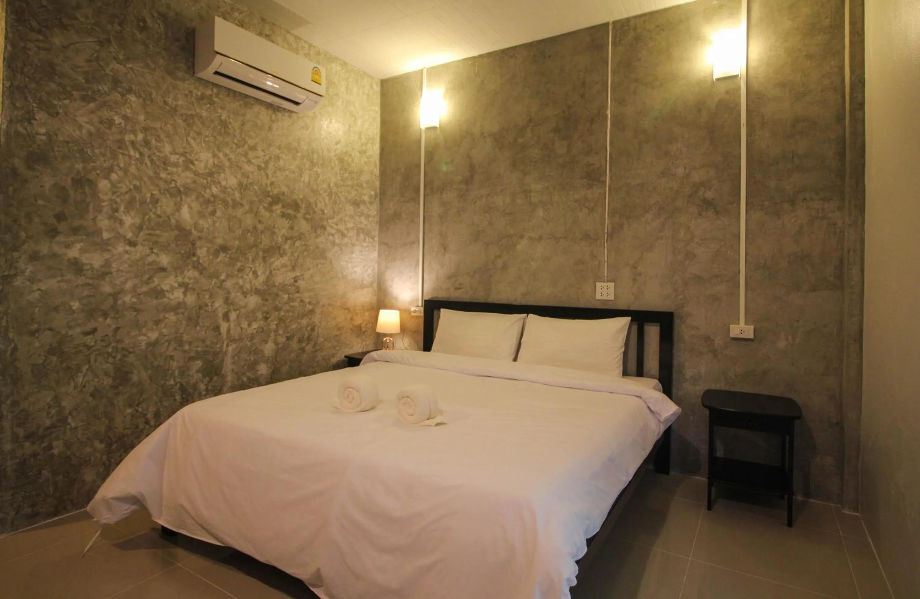 Bed in Koh Jum Bungalow & Hostel