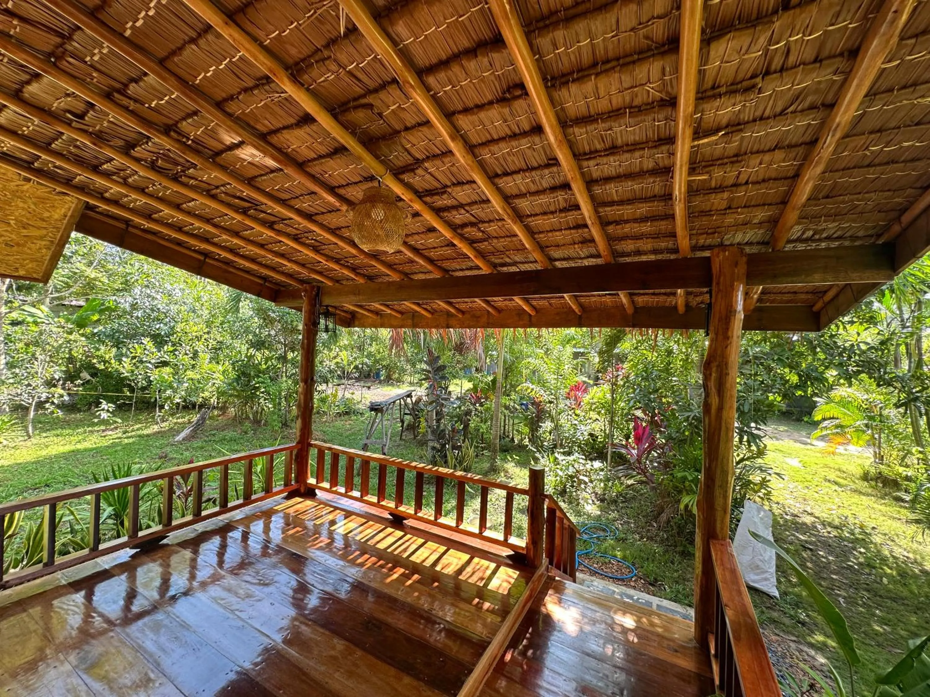 Koh Jum Bungalow & Hostel