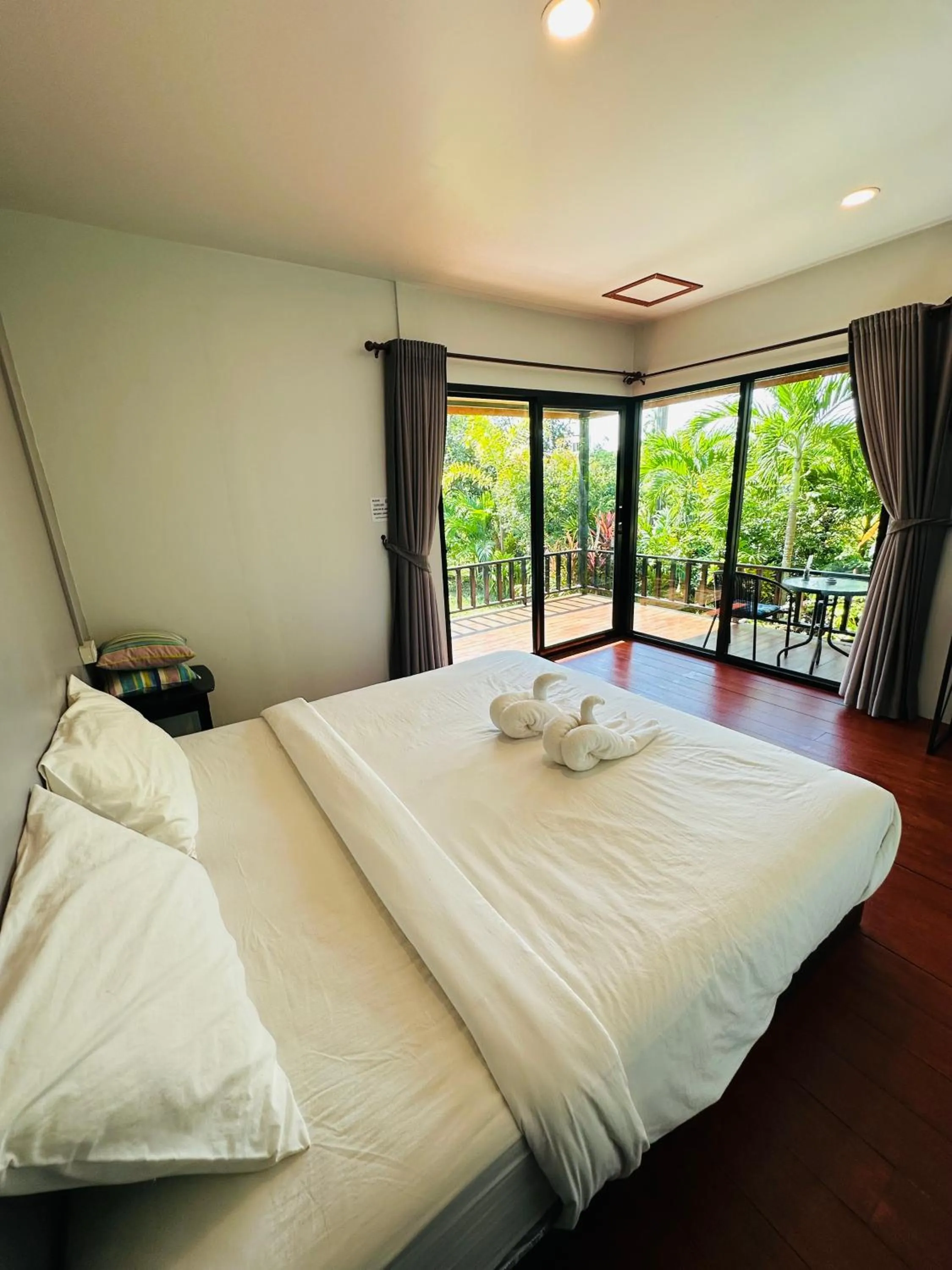 Bed in Koh Jum Bungalow & Hostel