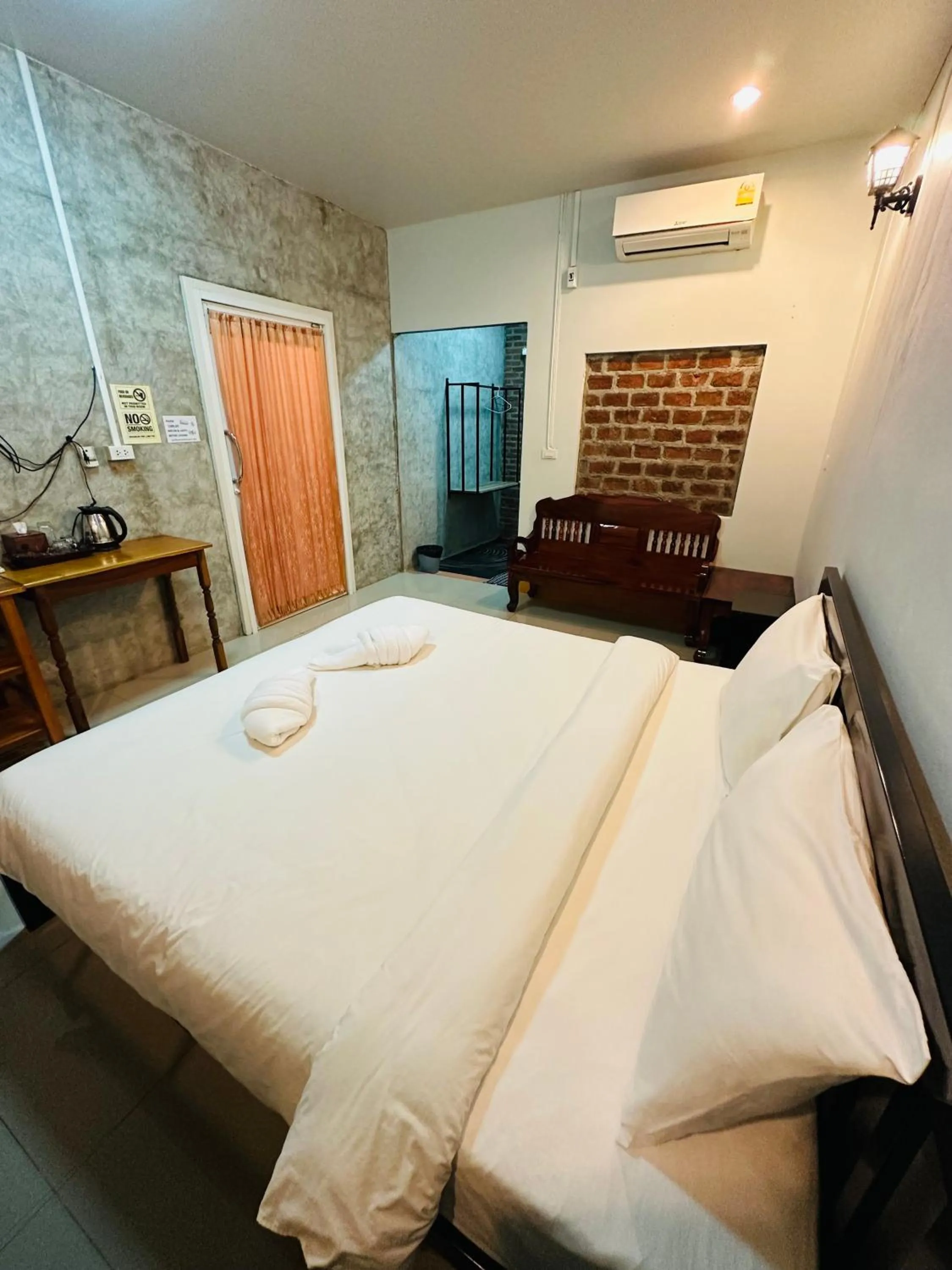 Bed in Koh Jum Bungalow & Hostel