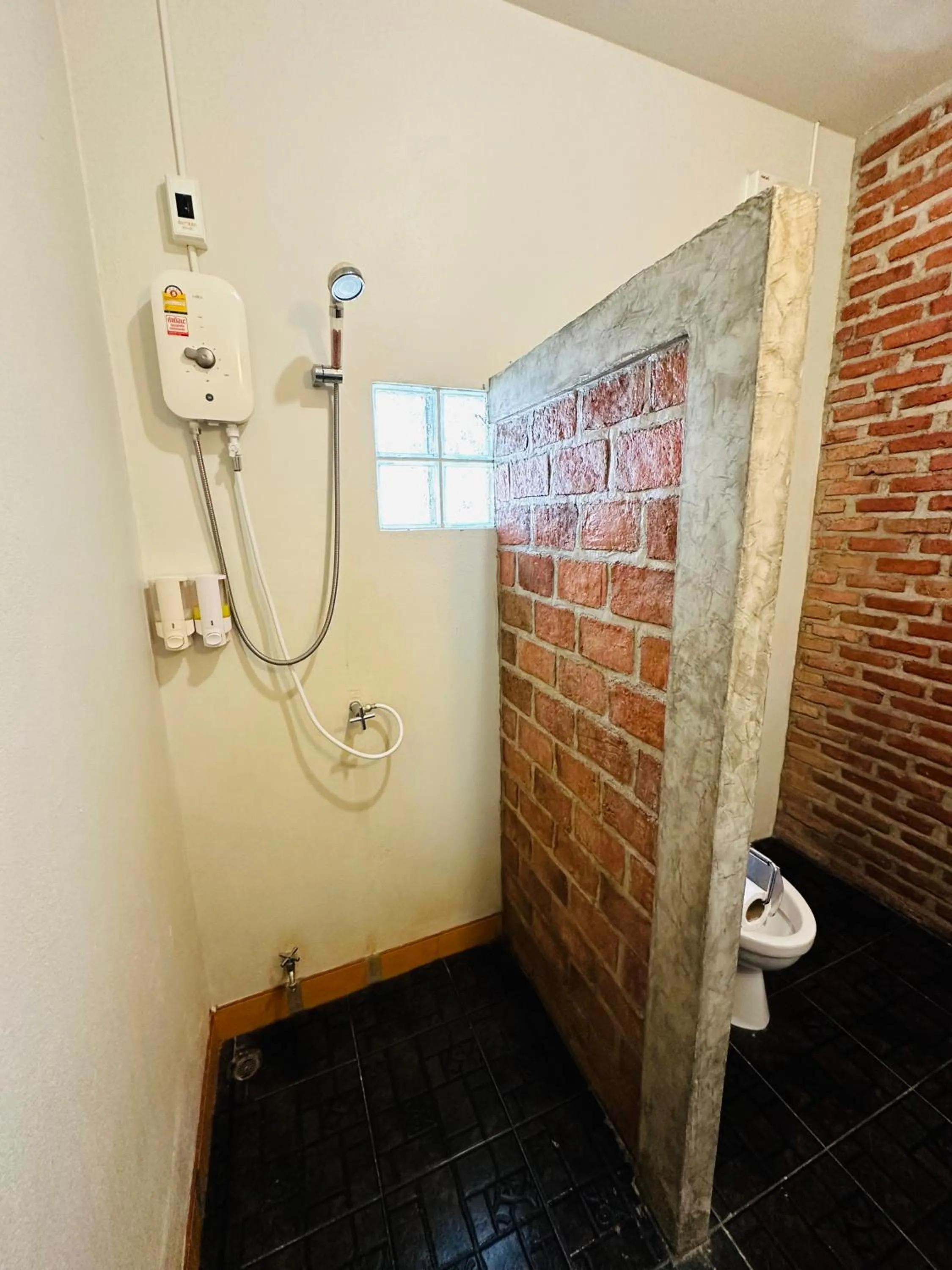 Koh Jum Bungalow & Hostel