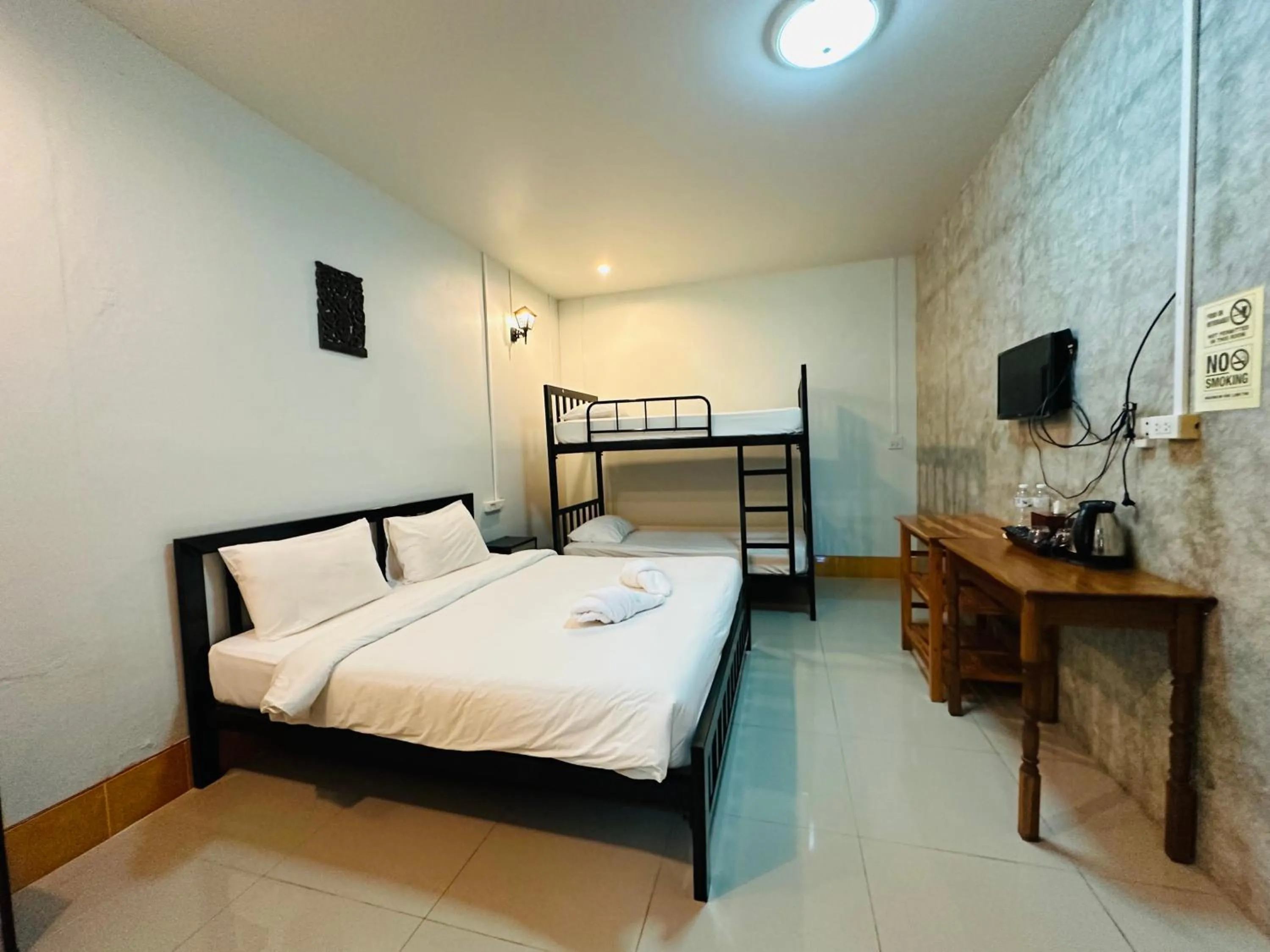 Bed in Koh Jum Bungalow & Hostel