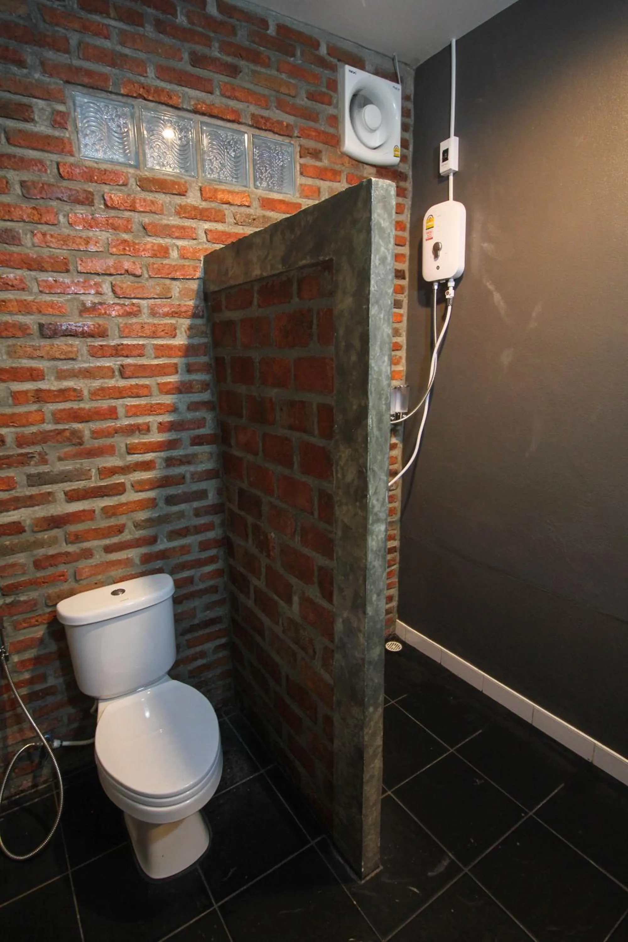 Bathroom in Koh Jum Bungalow & Hostel