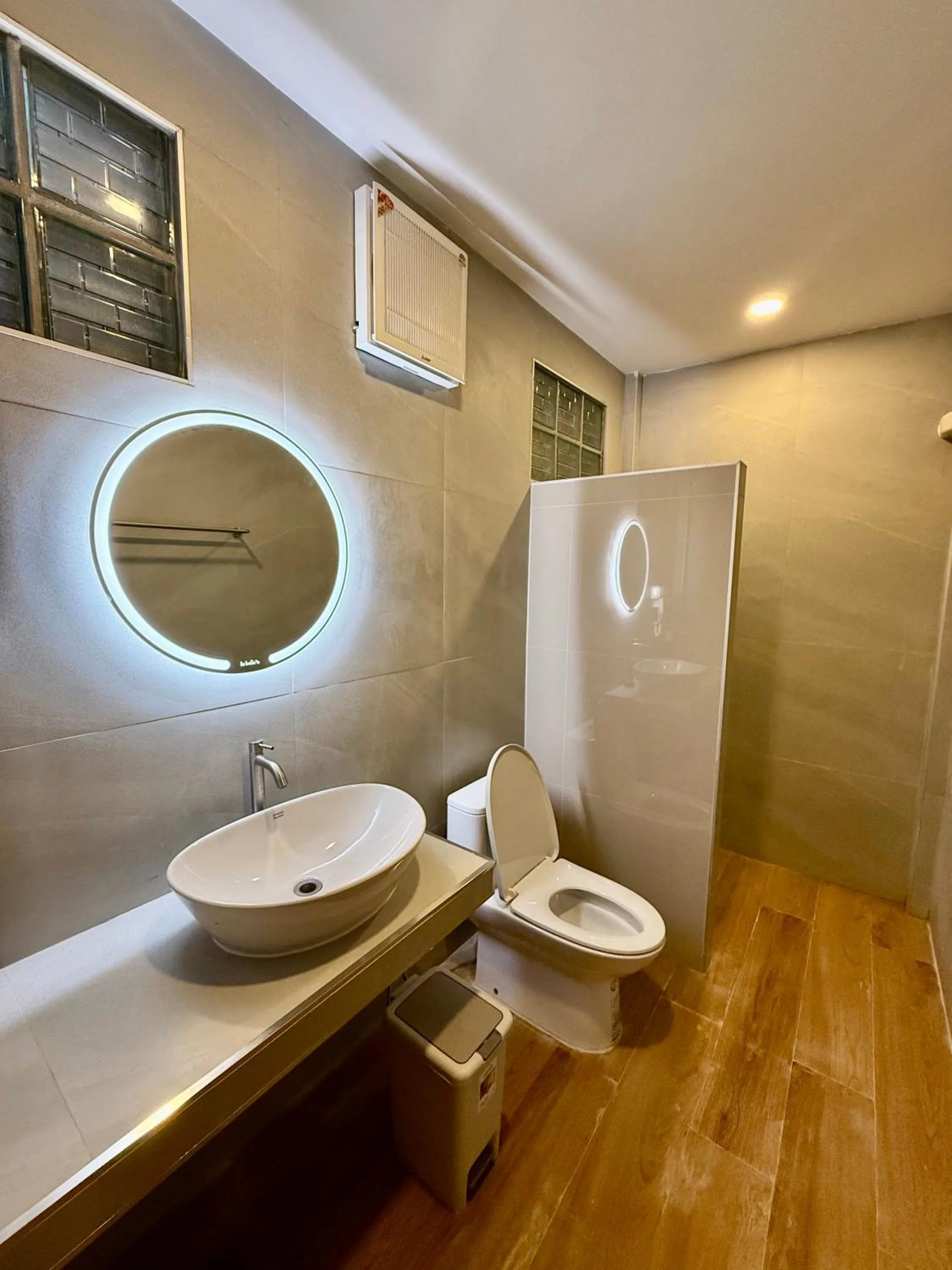 Koh Jum Bungalow & Hostel