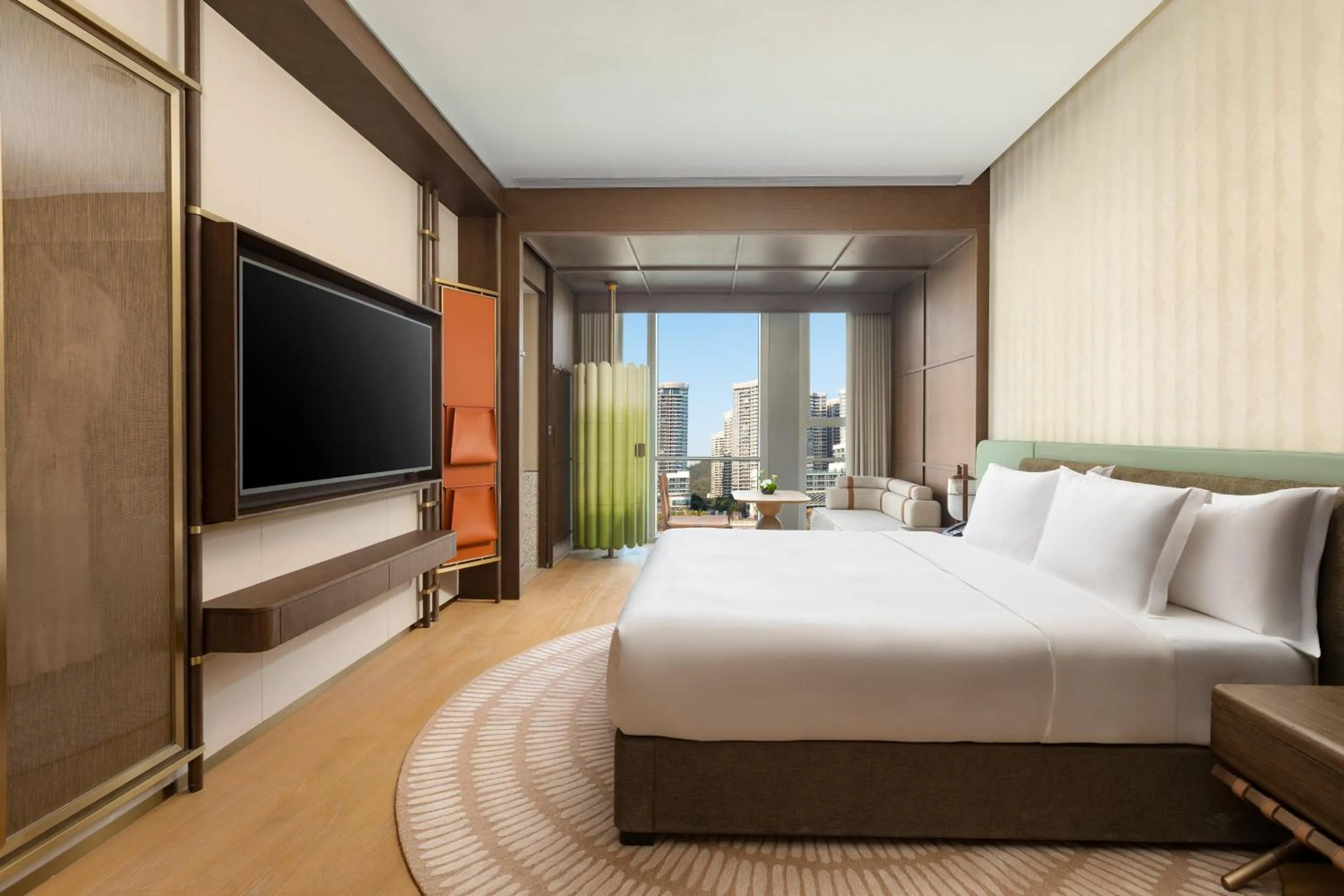 Photo of the whole room, Bed in Hotel Indigo Zhuhai Hengqin by IHG