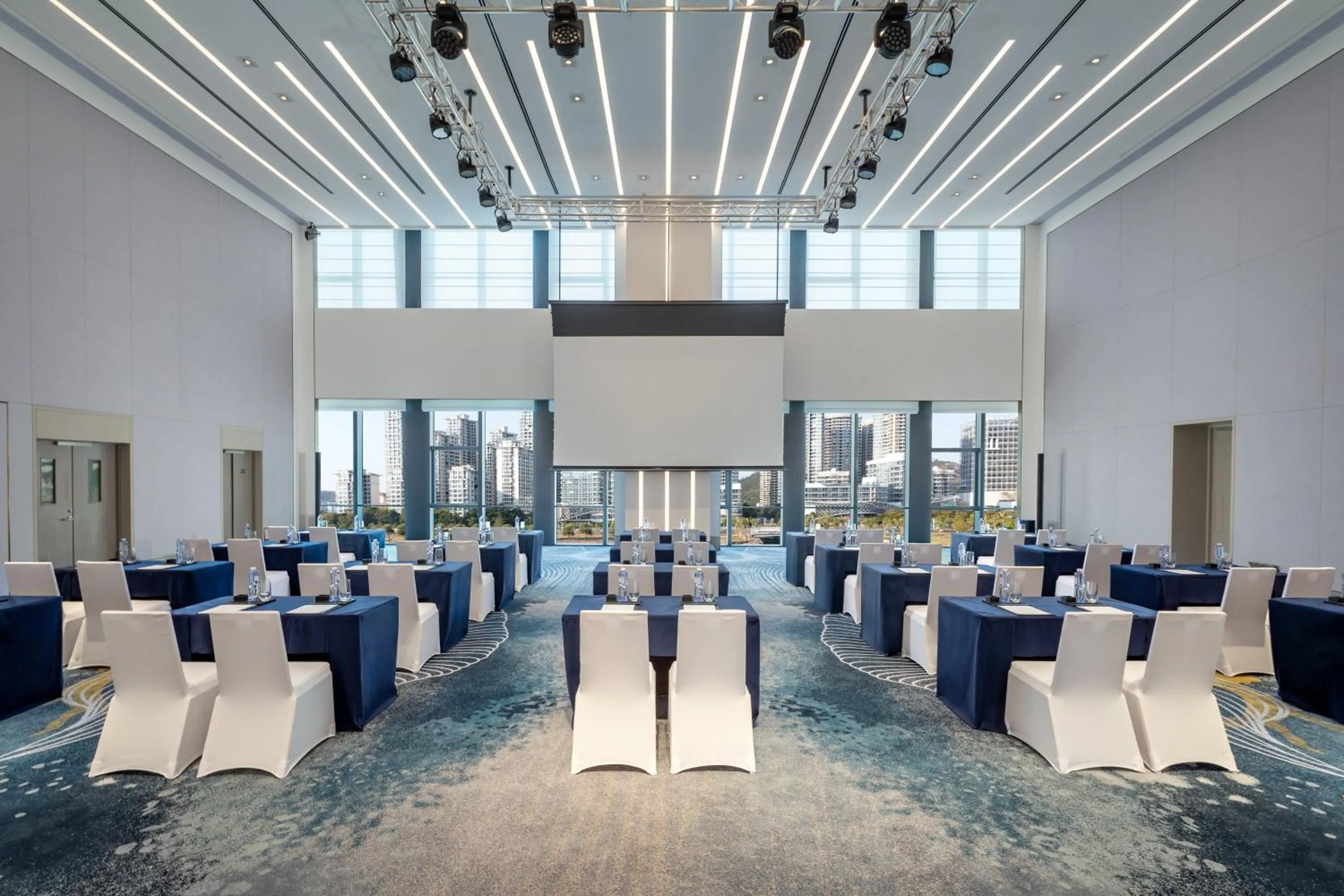 Meeting/conference room in Hotel Indigo Zhuhai Hengqin by IHG