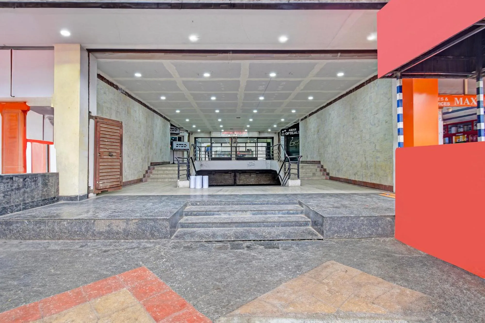 Facade/entrance in FabHotel Ranjit Residency