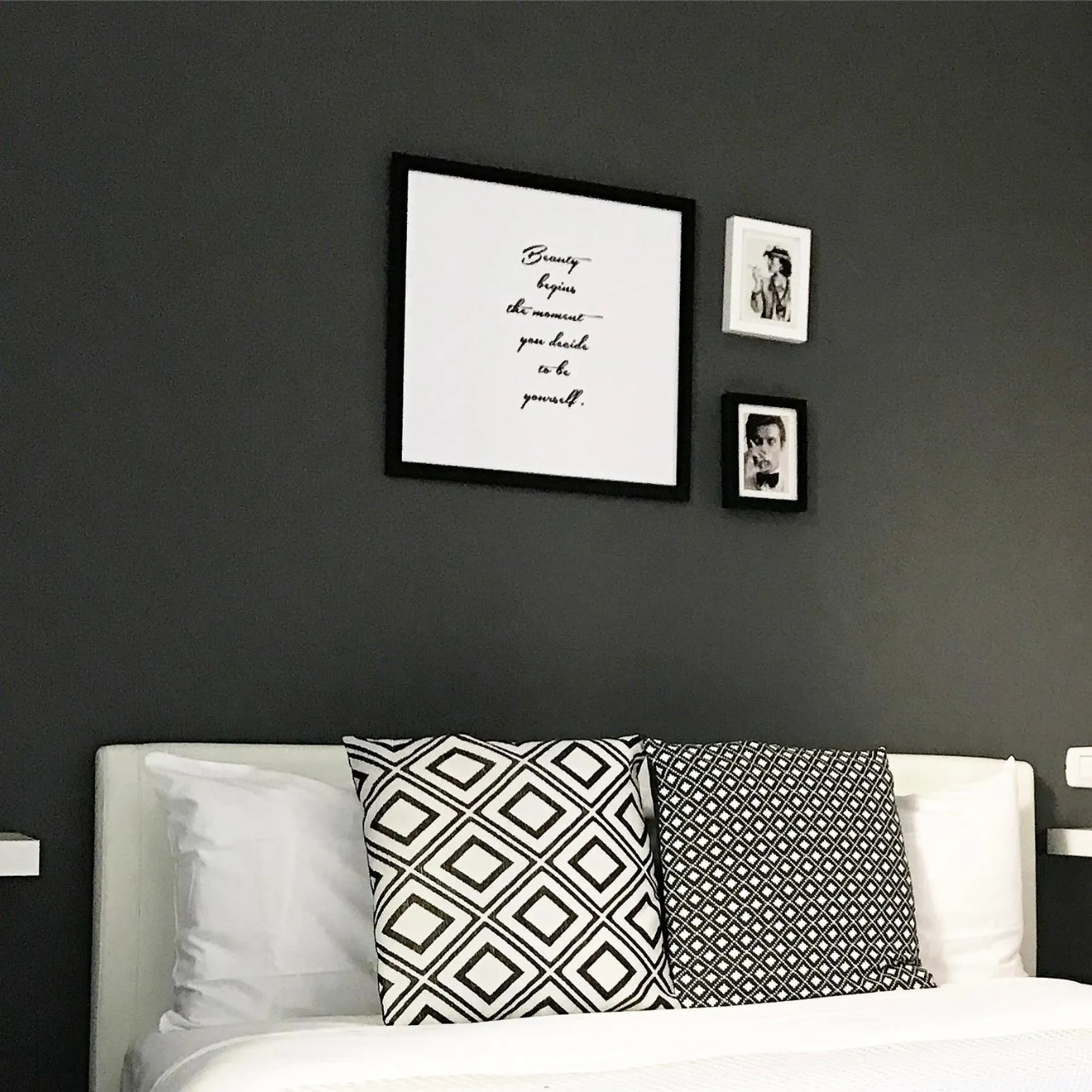 Photo of the whole room, Bed in Serendipity