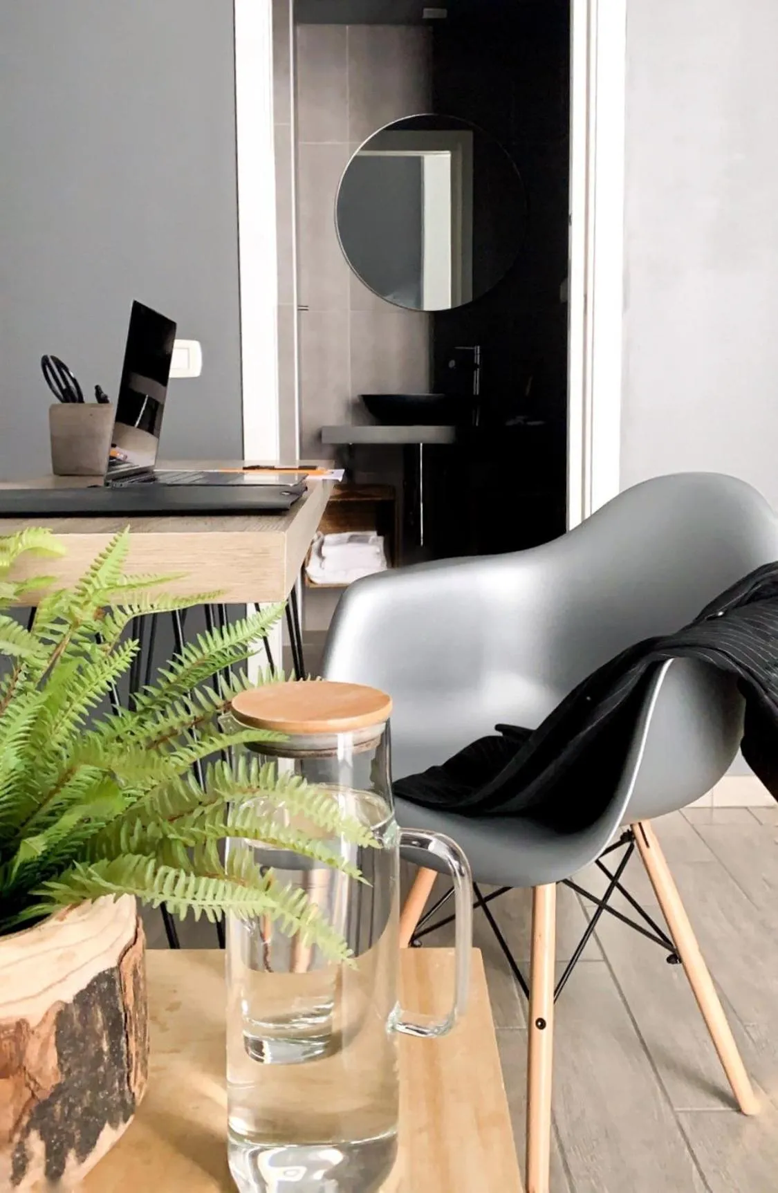 Photo of the whole room in Serendipity