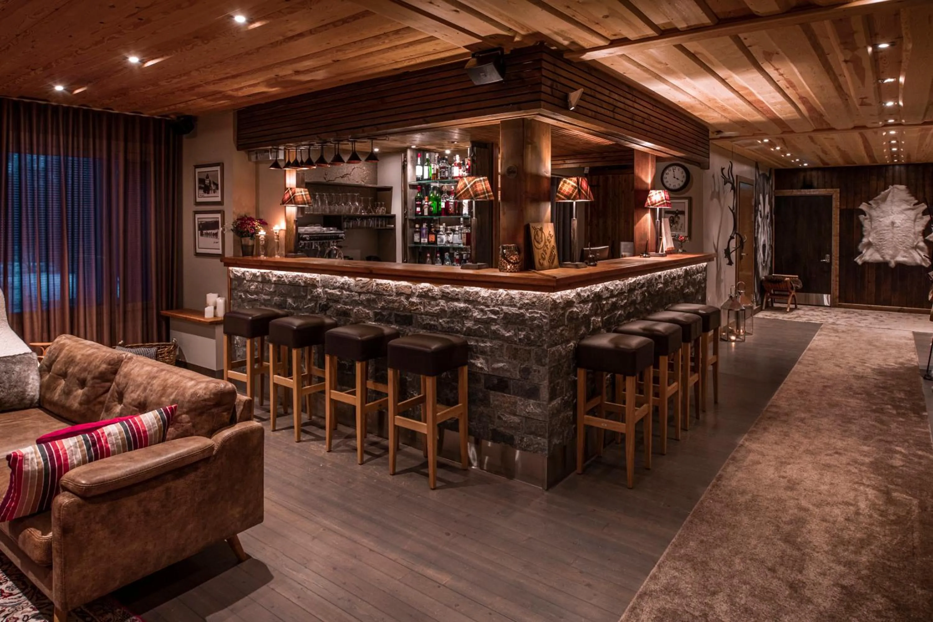 Lounge or bar in Beana Laponia - Wilderness boutique hotel with safaris