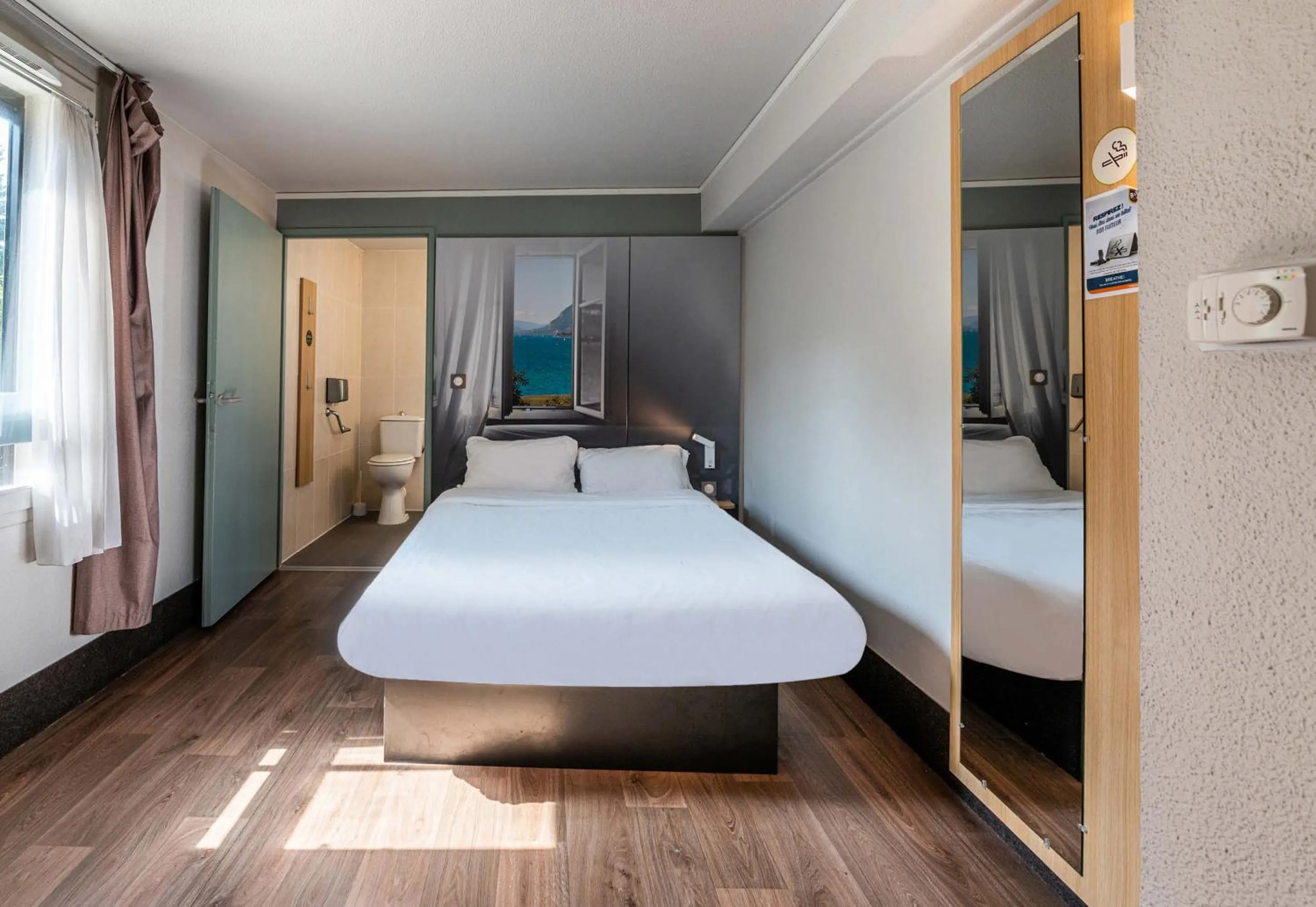 Bedroom, Bed in B&B HOTEL CHAMBERY La Cassine