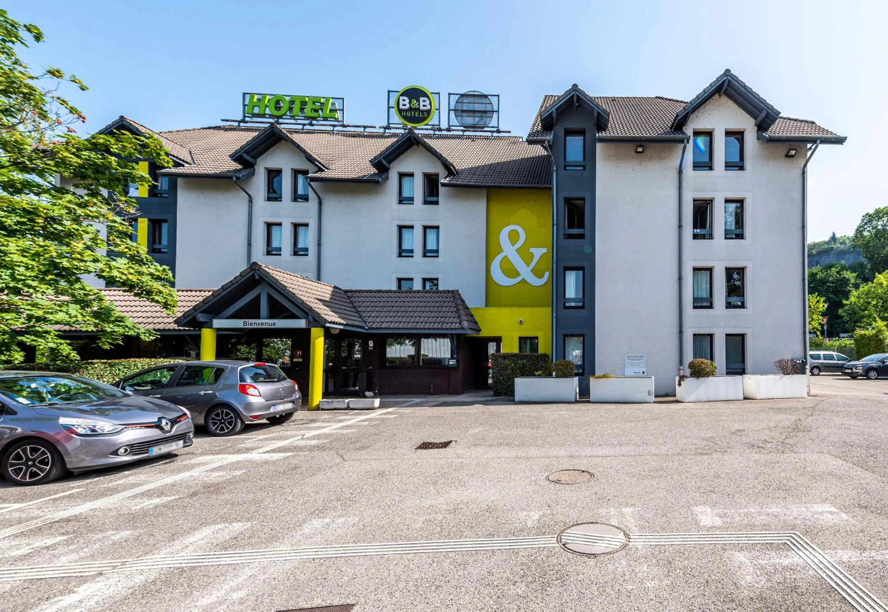 Property building in B&B HOTEL CHAMBERY La Cassine