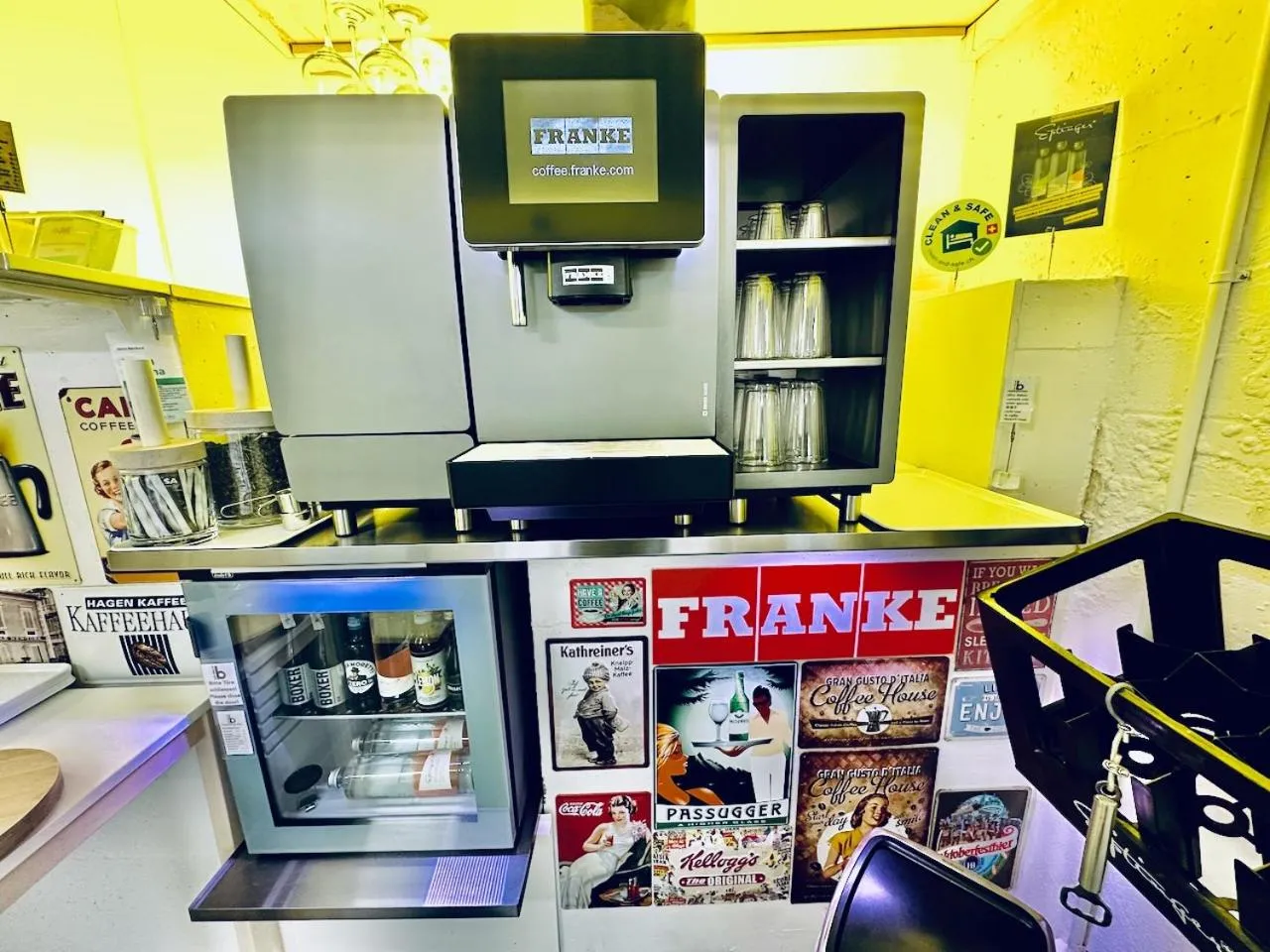 Coffee/tea facilities in Bed Bike and Breakfast Olten