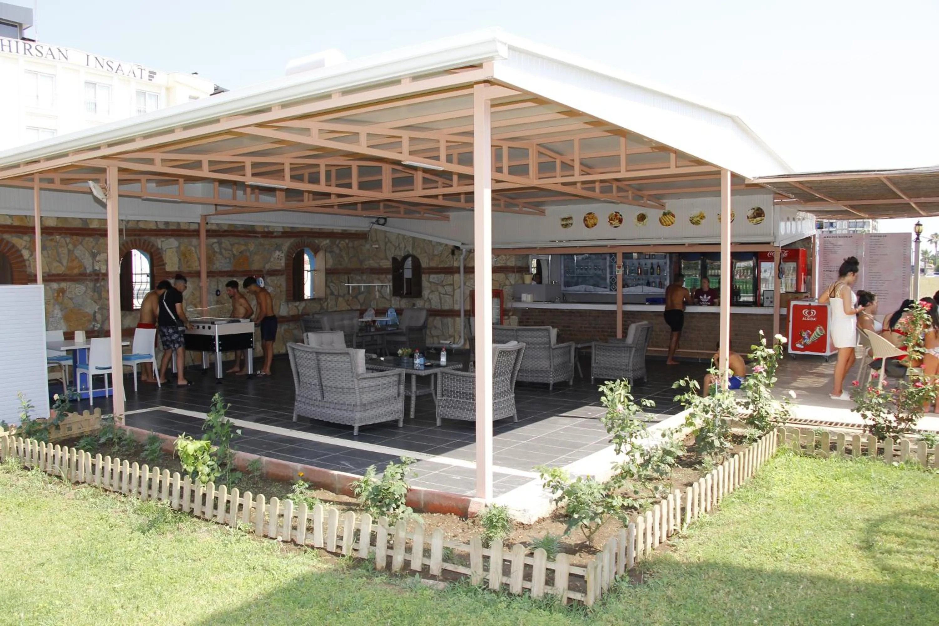 Restaurant/places to eat in Sunset Village