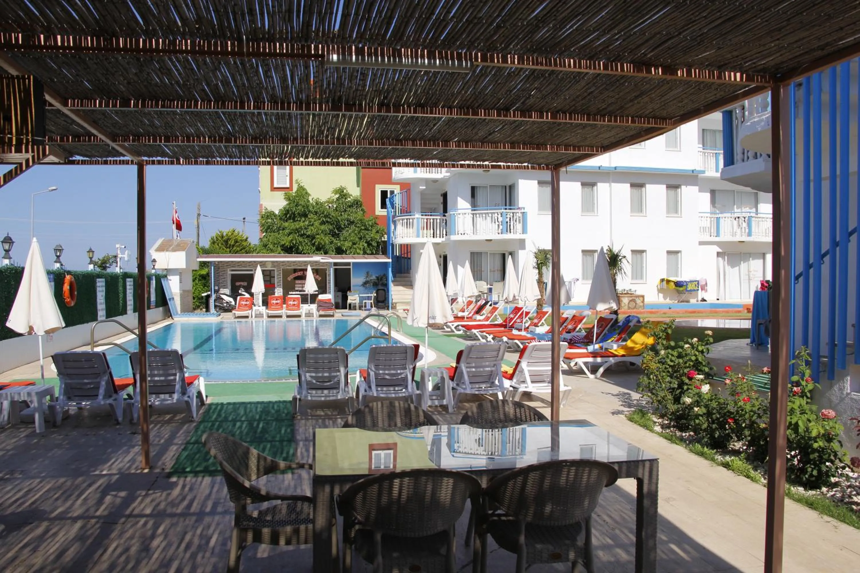 Restaurant/places to eat in Sunset Village