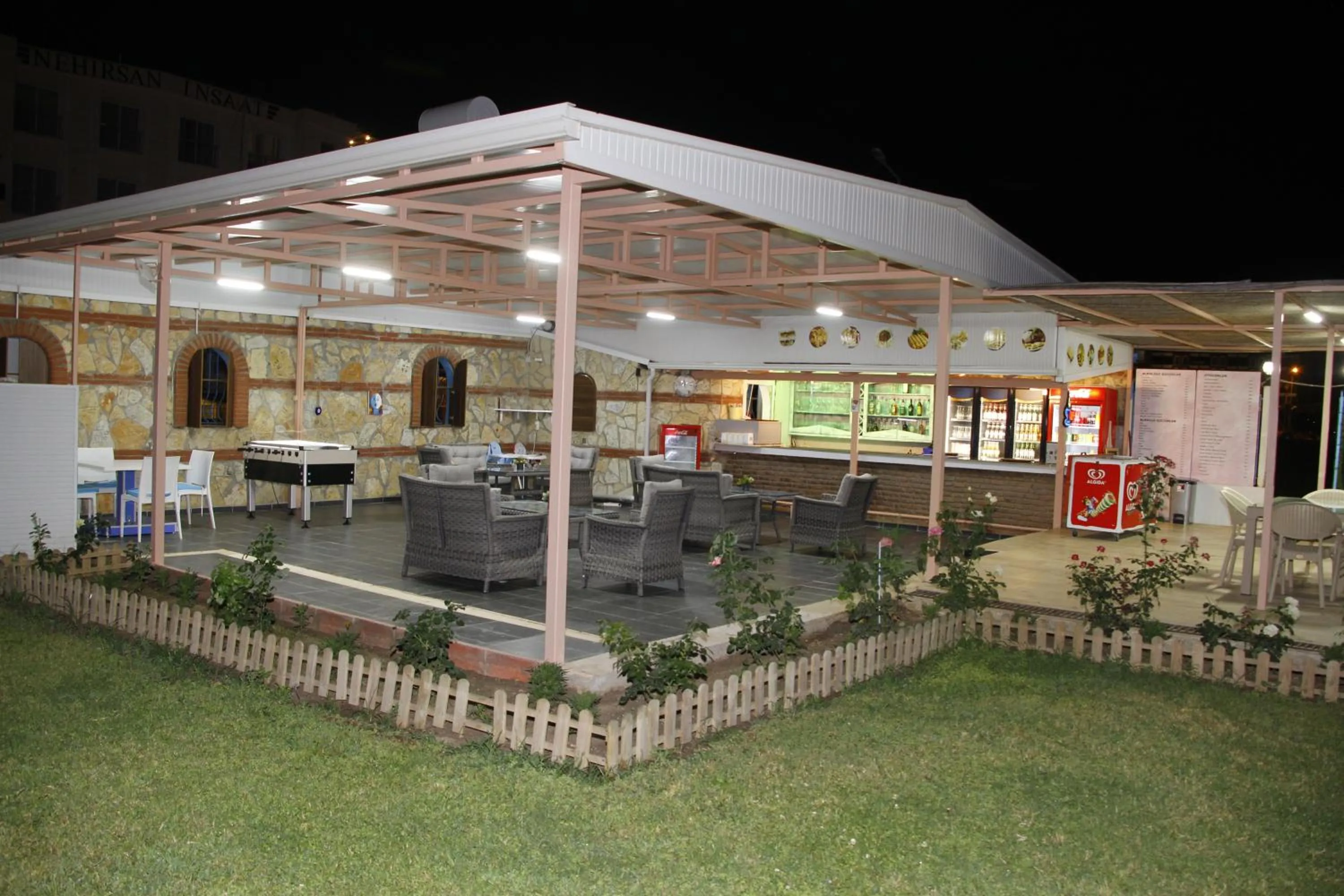 Restaurant/places to eat in Sunset Village