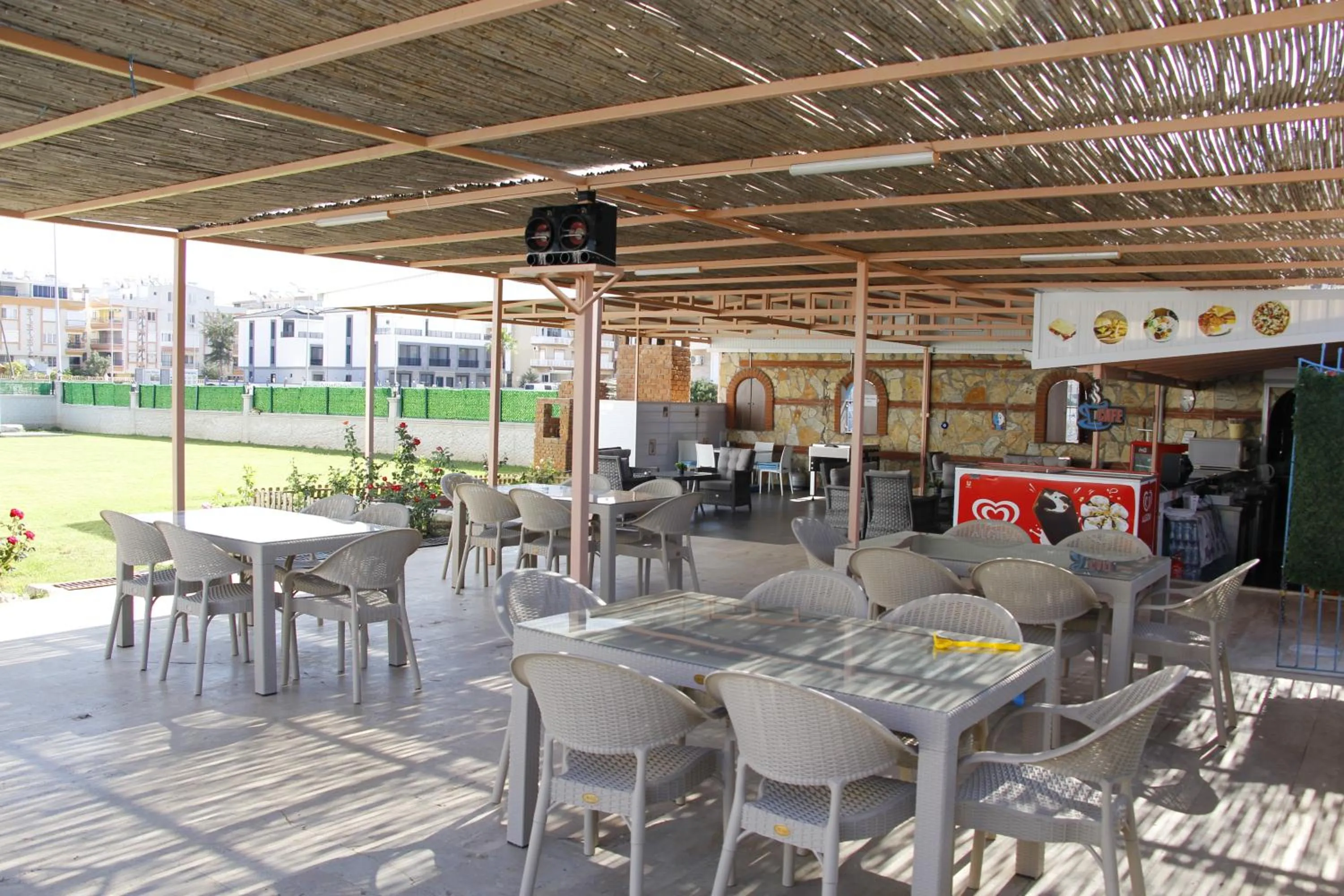 Restaurant/places to eat in Sunset Village