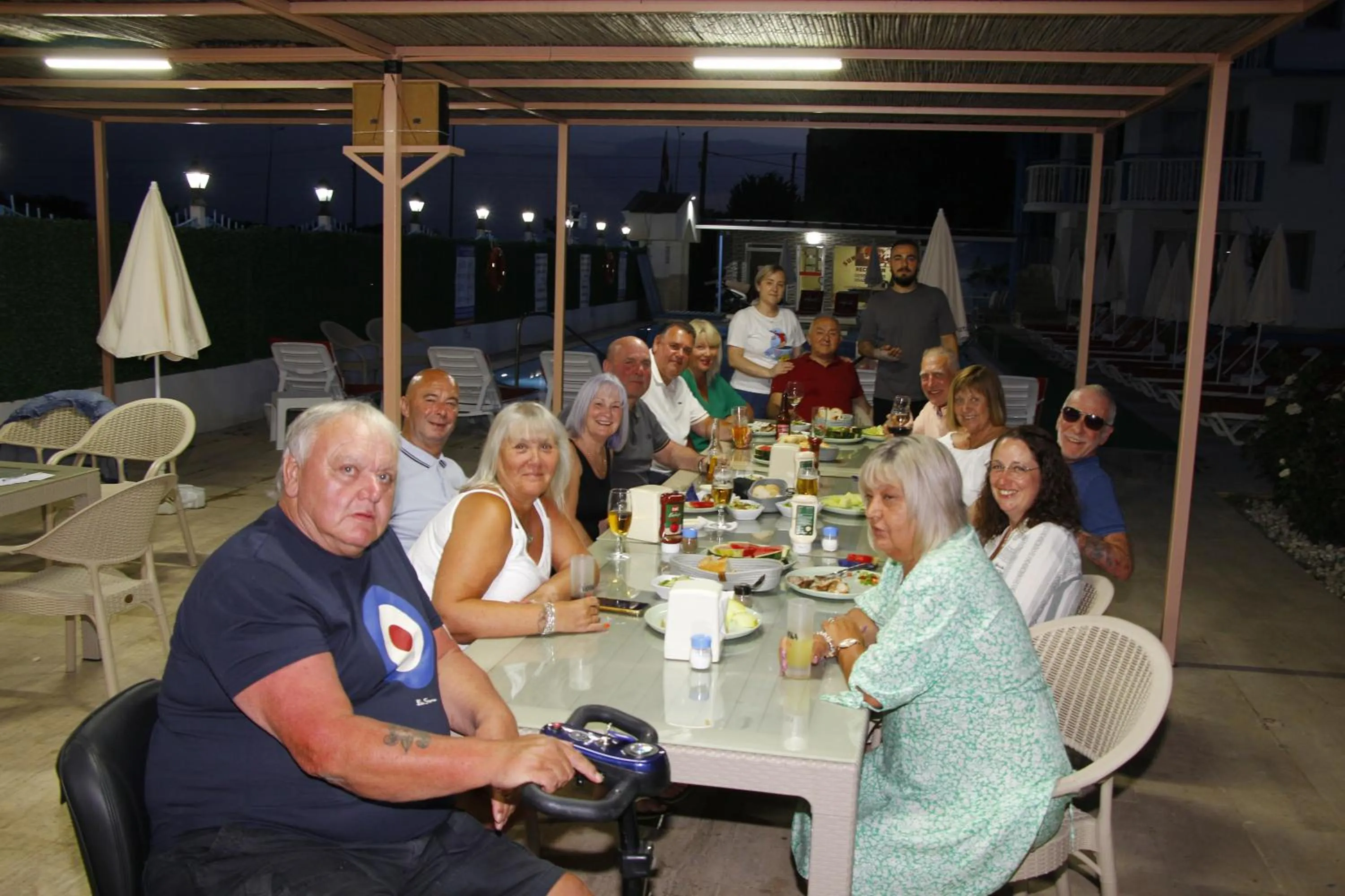 Restaurant/places to eat in Sunset Village