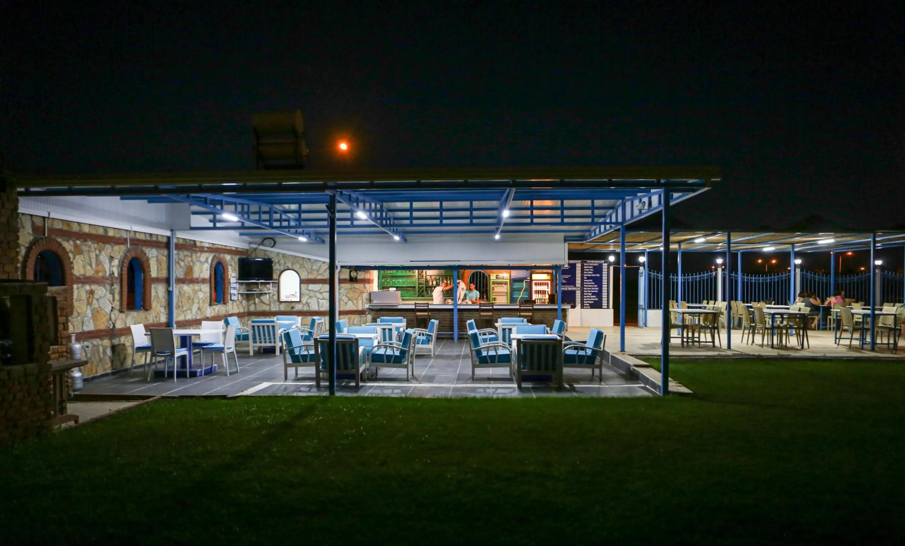 Restaurant/places to eat in Sunset Village