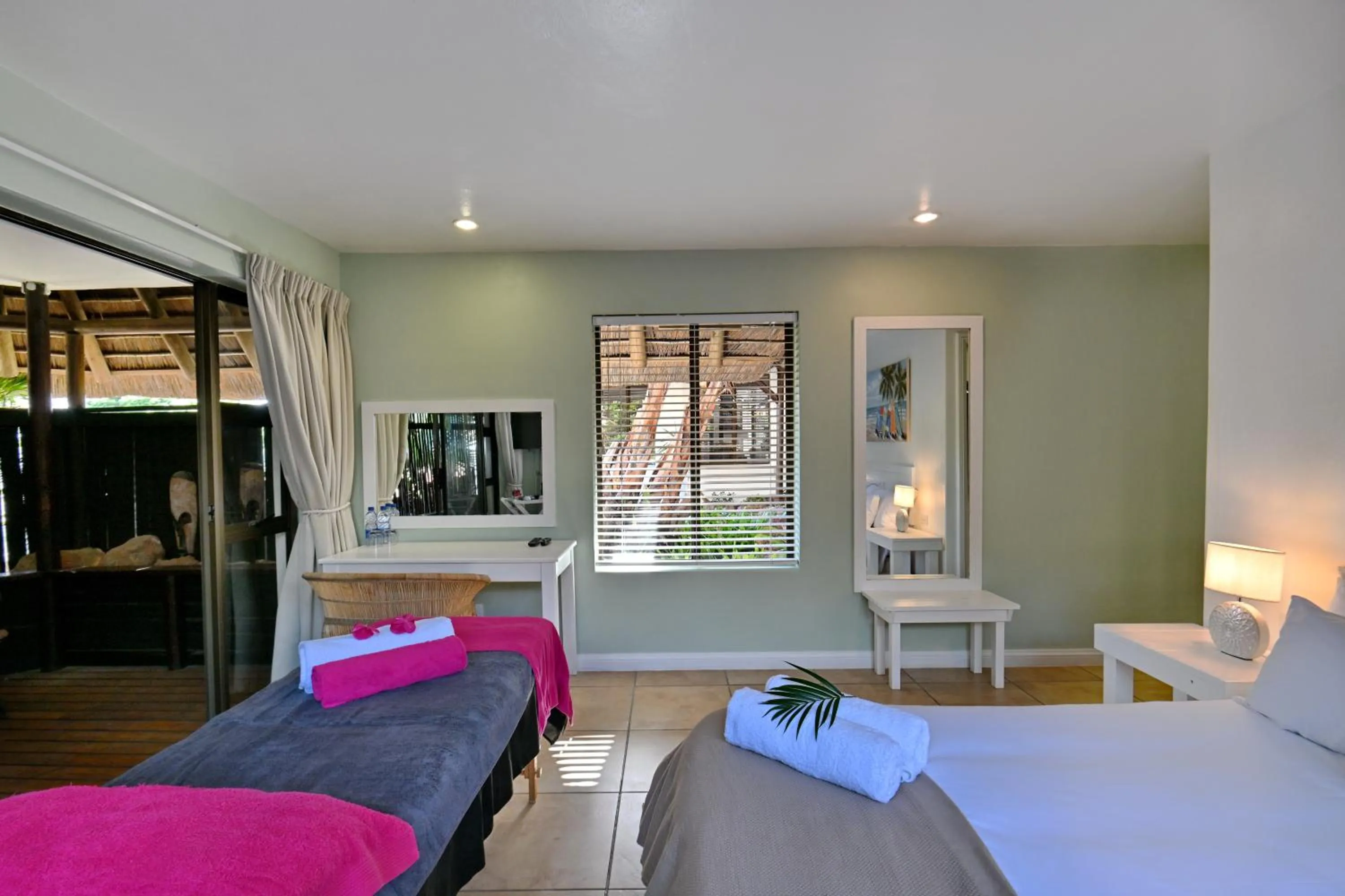 Bedroom, Bed in BonBini Guest House