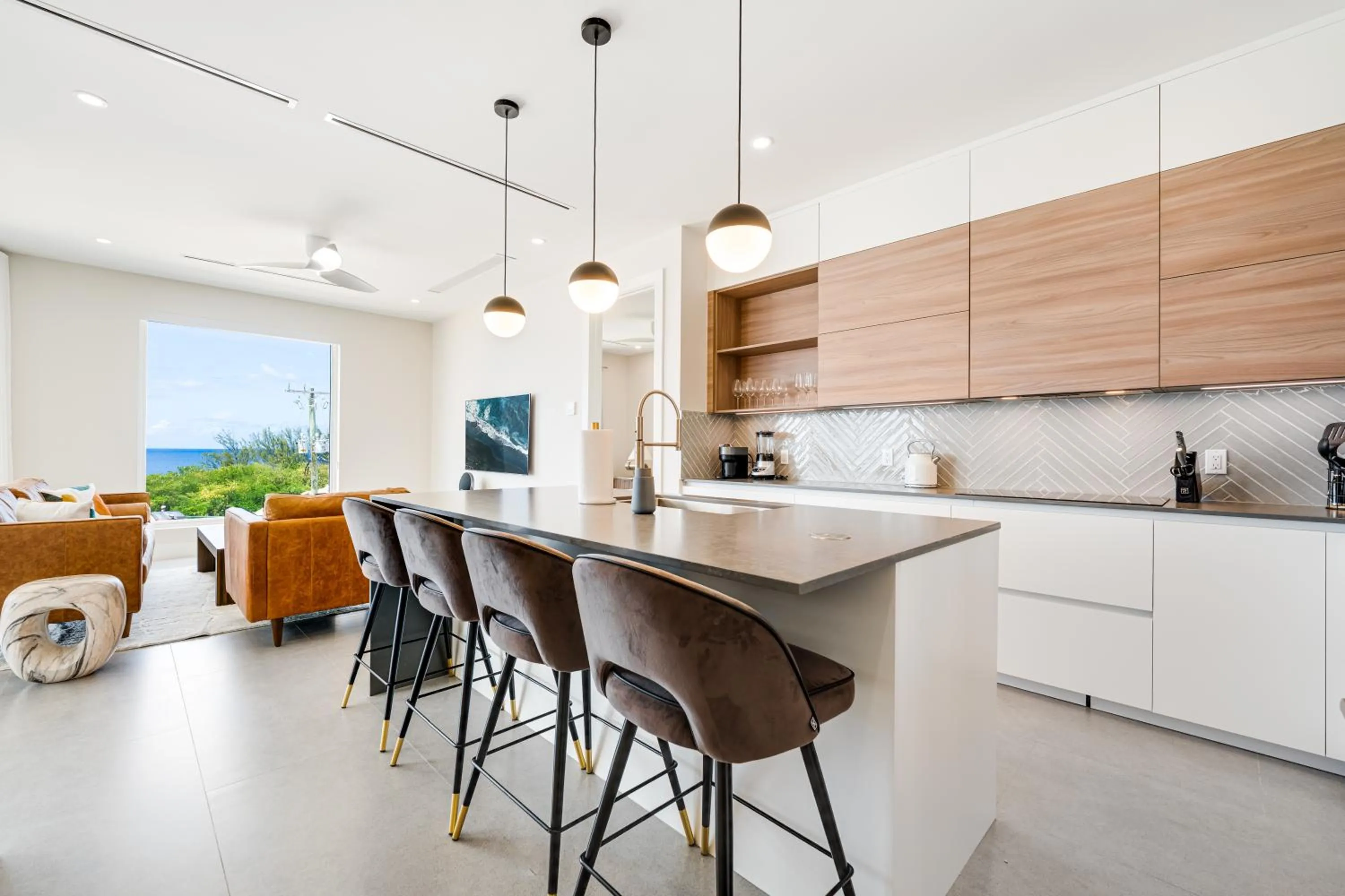 Kitchen or kitchenette in Point West Premier Rentals
