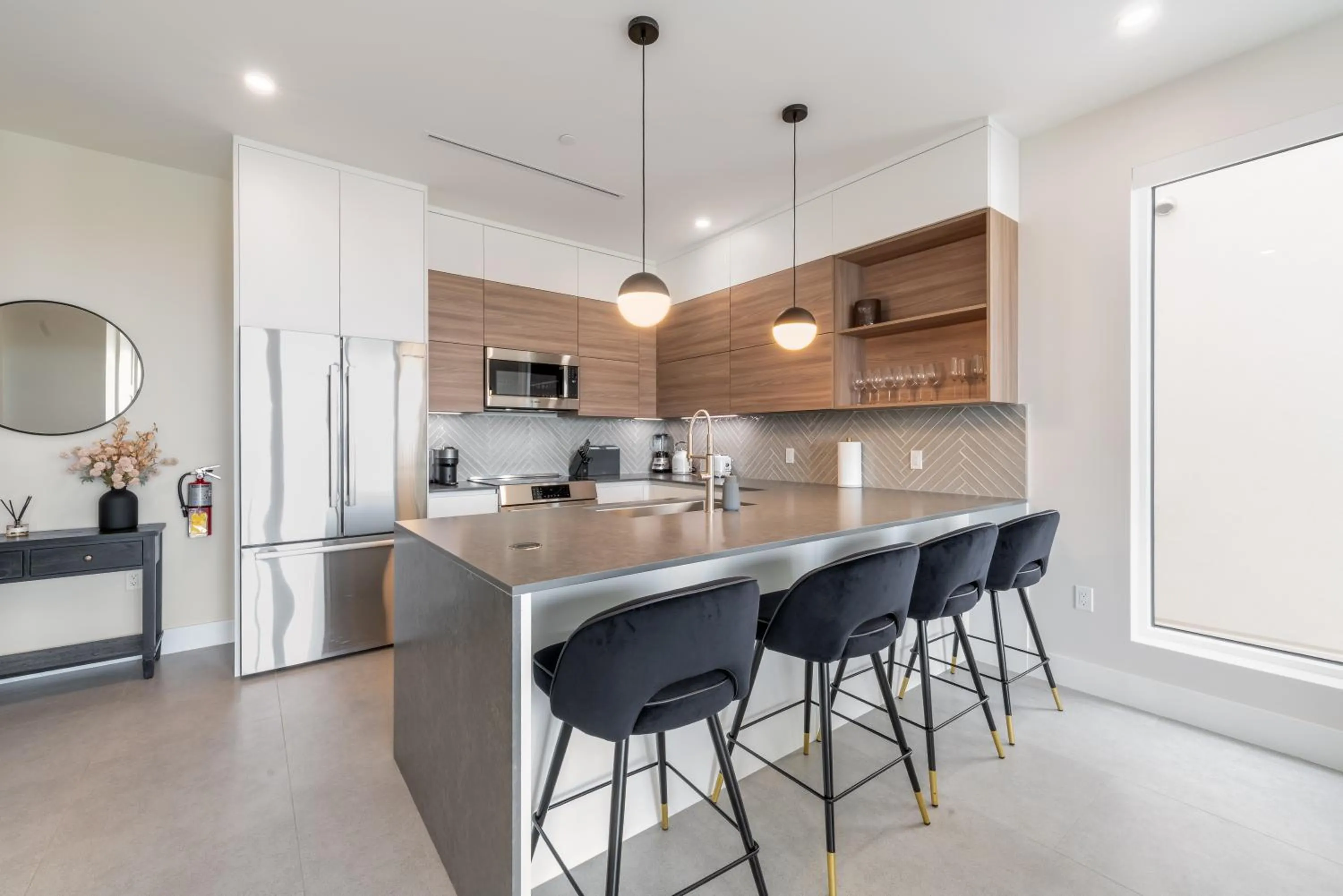 Kitchen or kitchenette in Point West Premier Rentals