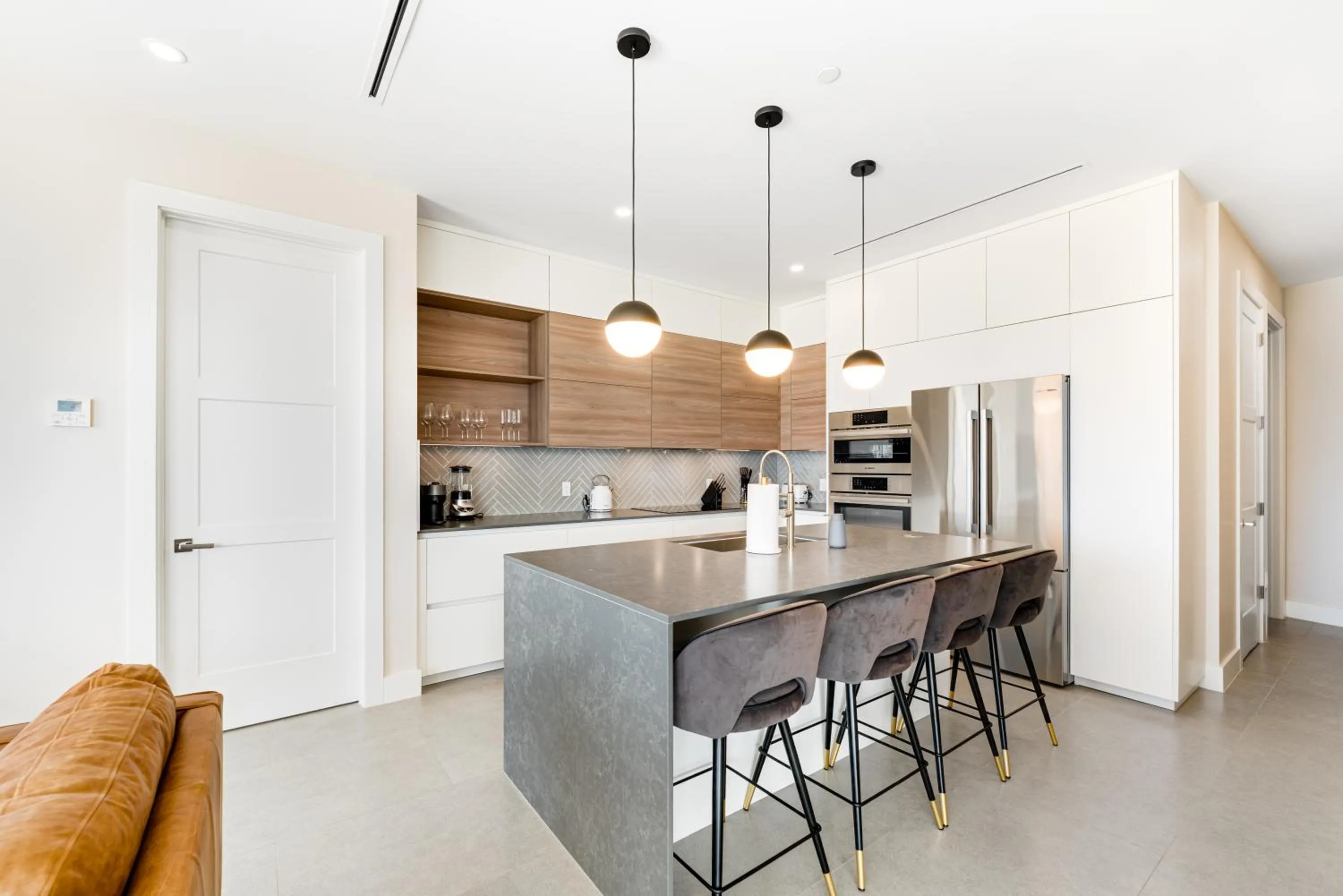 Kitchen or kitchenette in Point West Premier Rentals