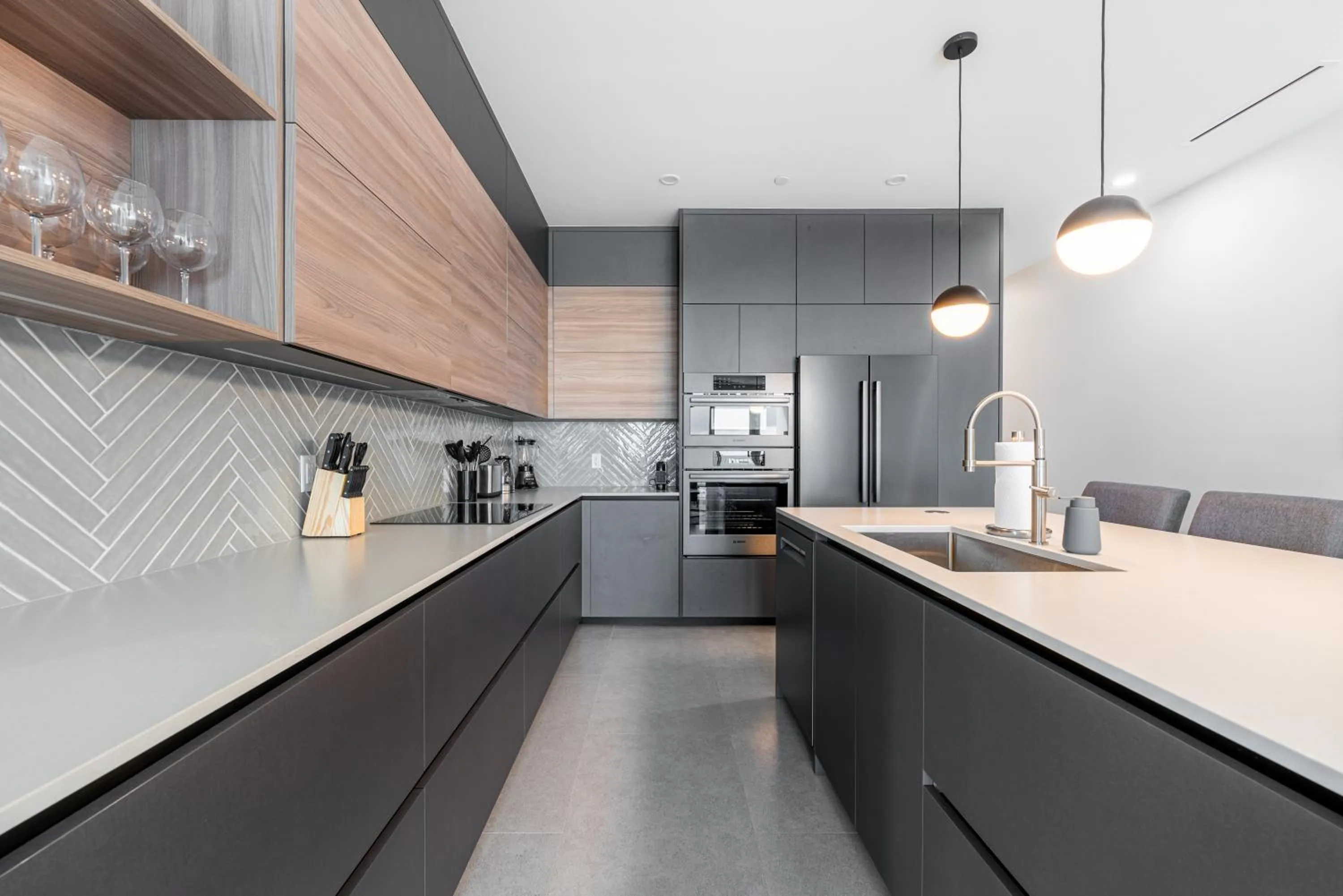 Kitchen or kitchenette in Point West Premier Rentals