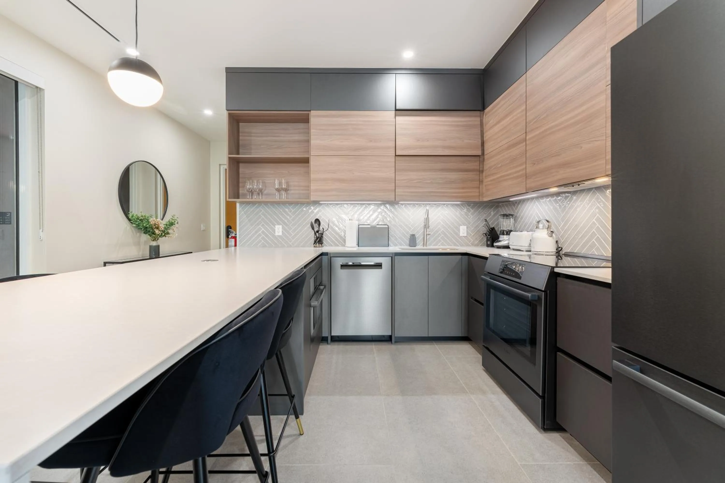 Kitchen or kitchenette in Point West Premier Rentals