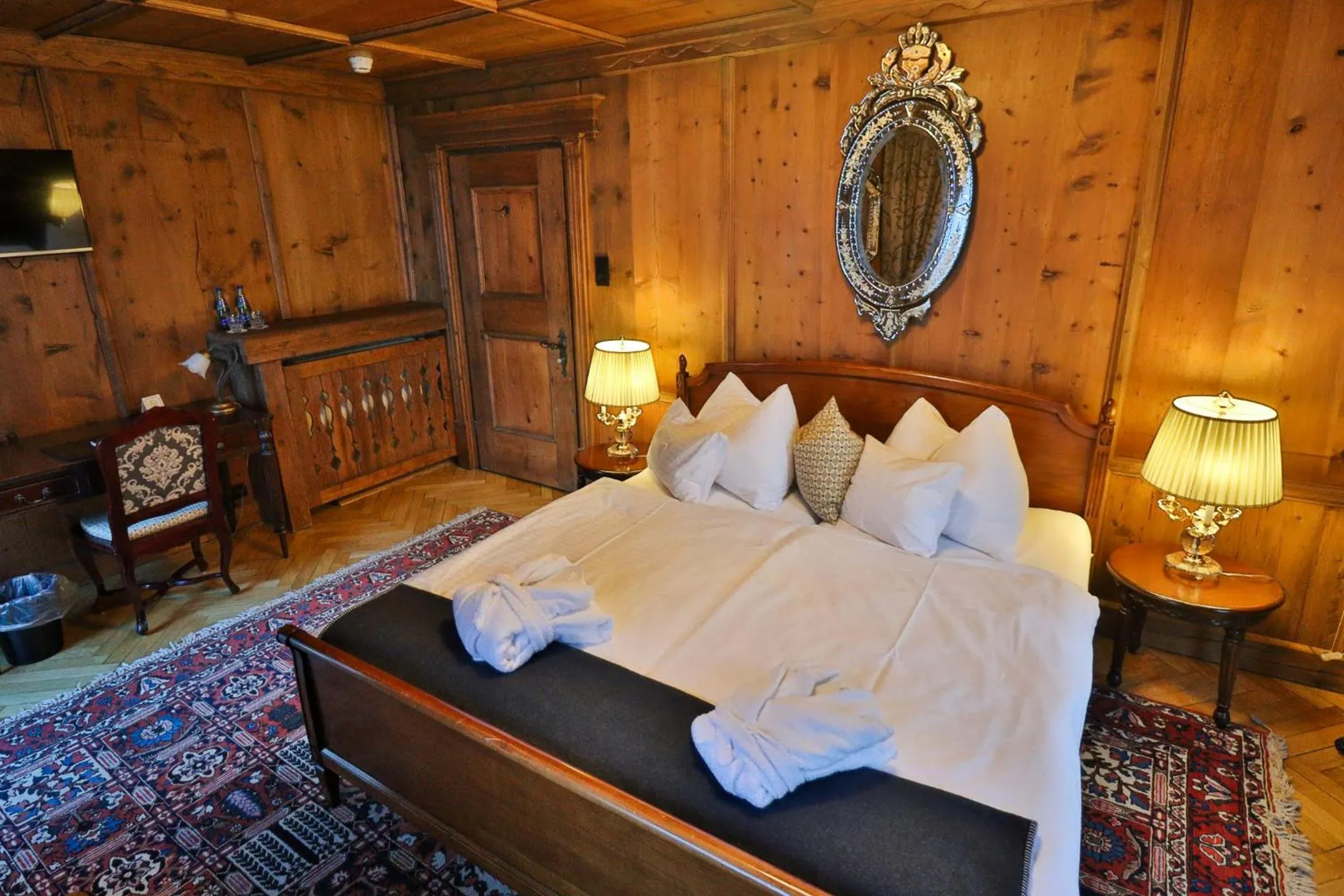 Photo of the whole room, Bed in Schneider Hof Boutique-Hotel Garni Superior
