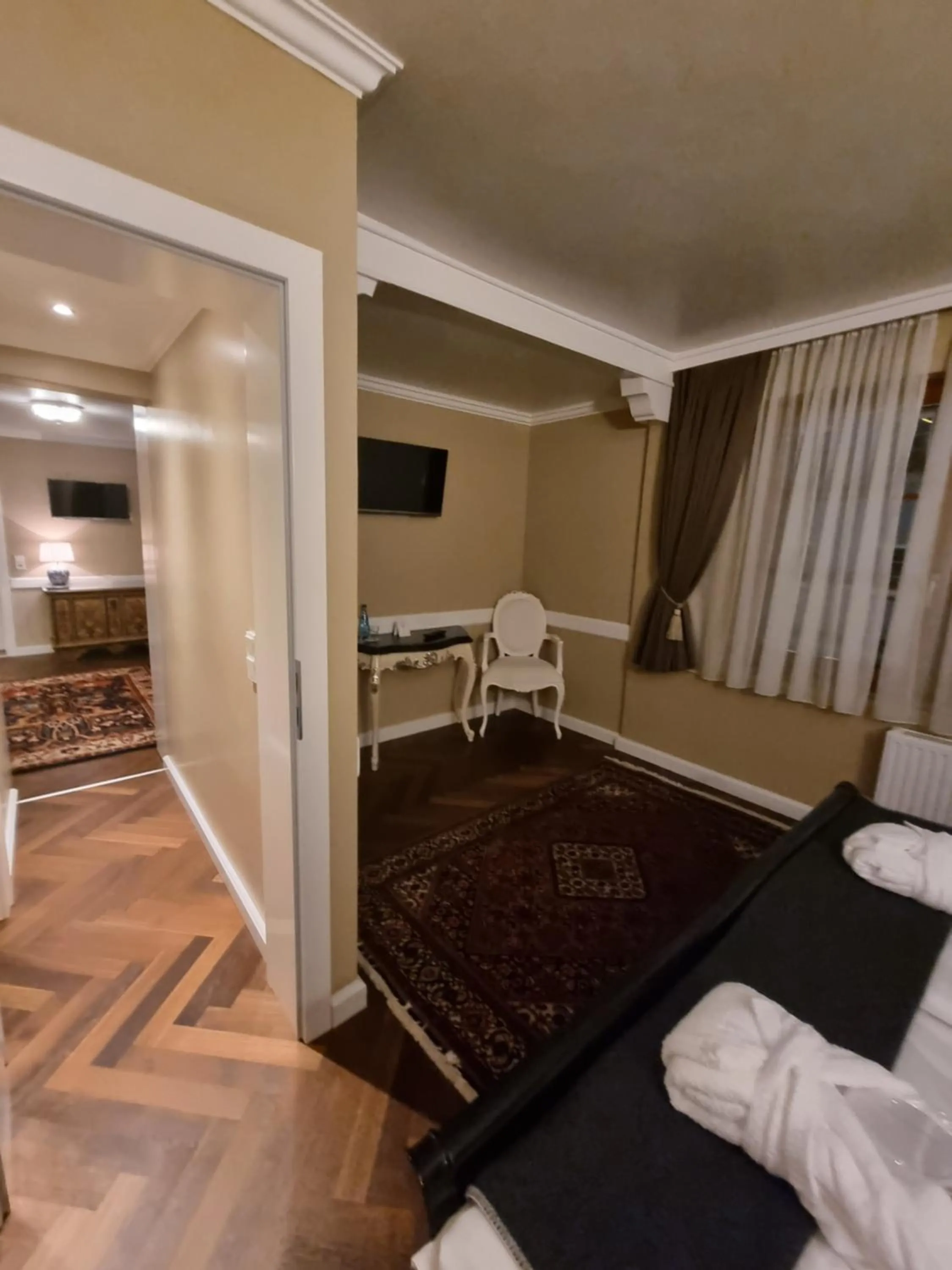 Photo of the whole room, Bed in Schneider Hof Boutique-Hotel Garni Superior