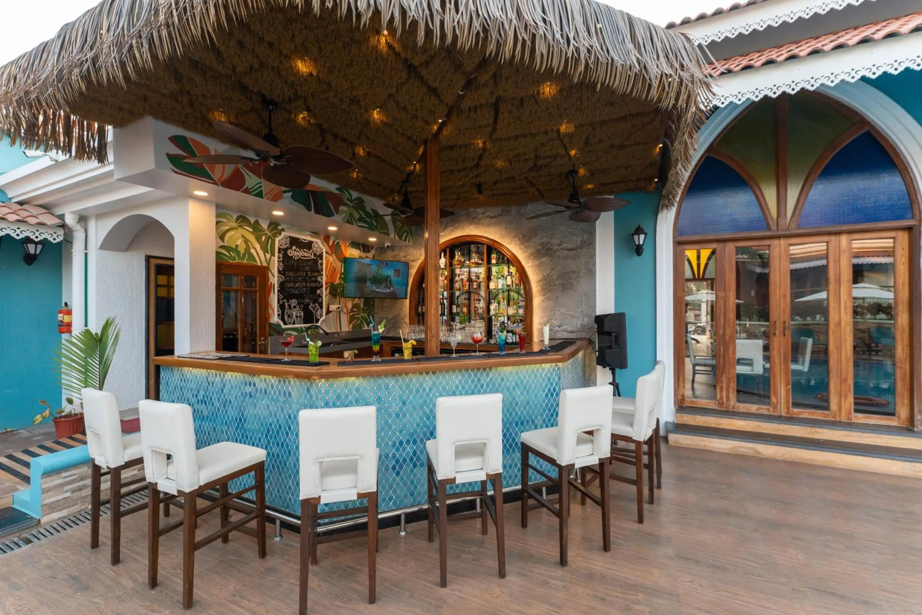 Lounge or bar in The Grand Leoney Resort