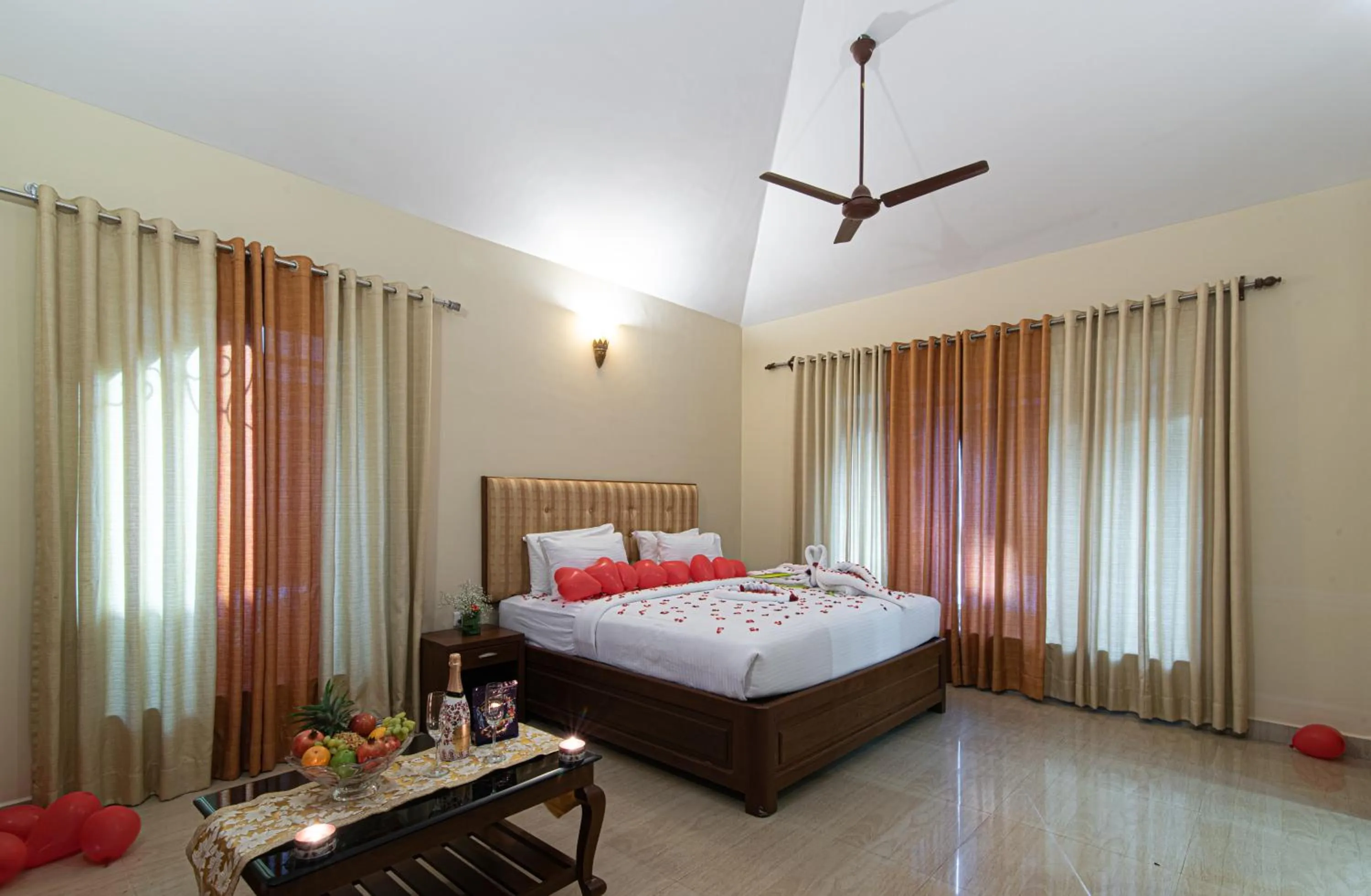 Bedroom, Bed in The Grand Leoney Resort