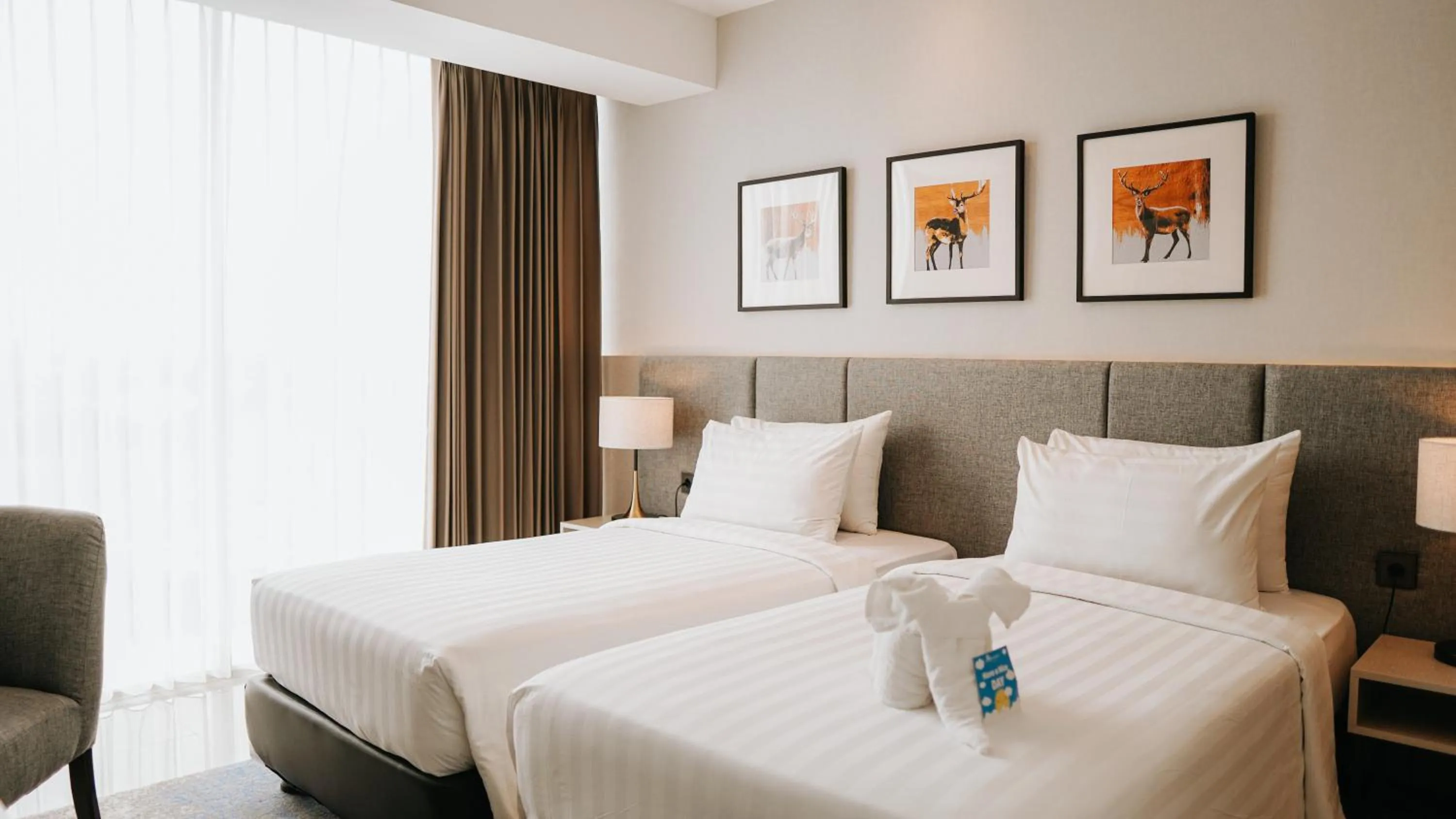 Bed in Ascent Premiere Hotel & Convention Pasuruan