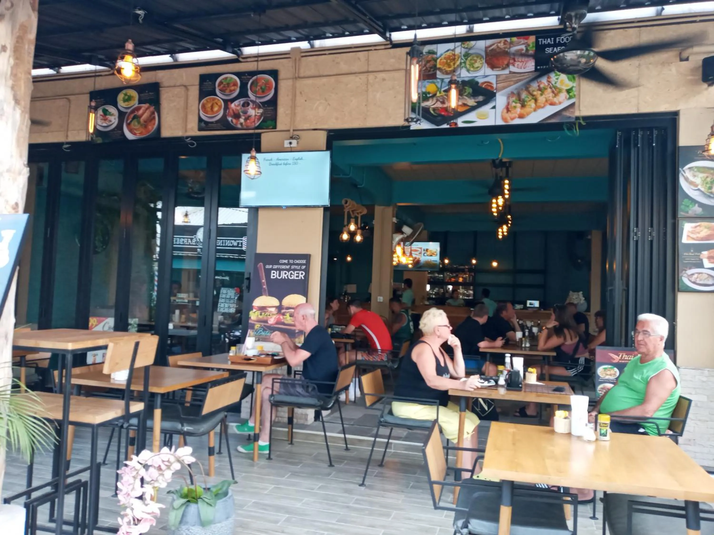 Restaurant/places to eat in Samui Green Hotel