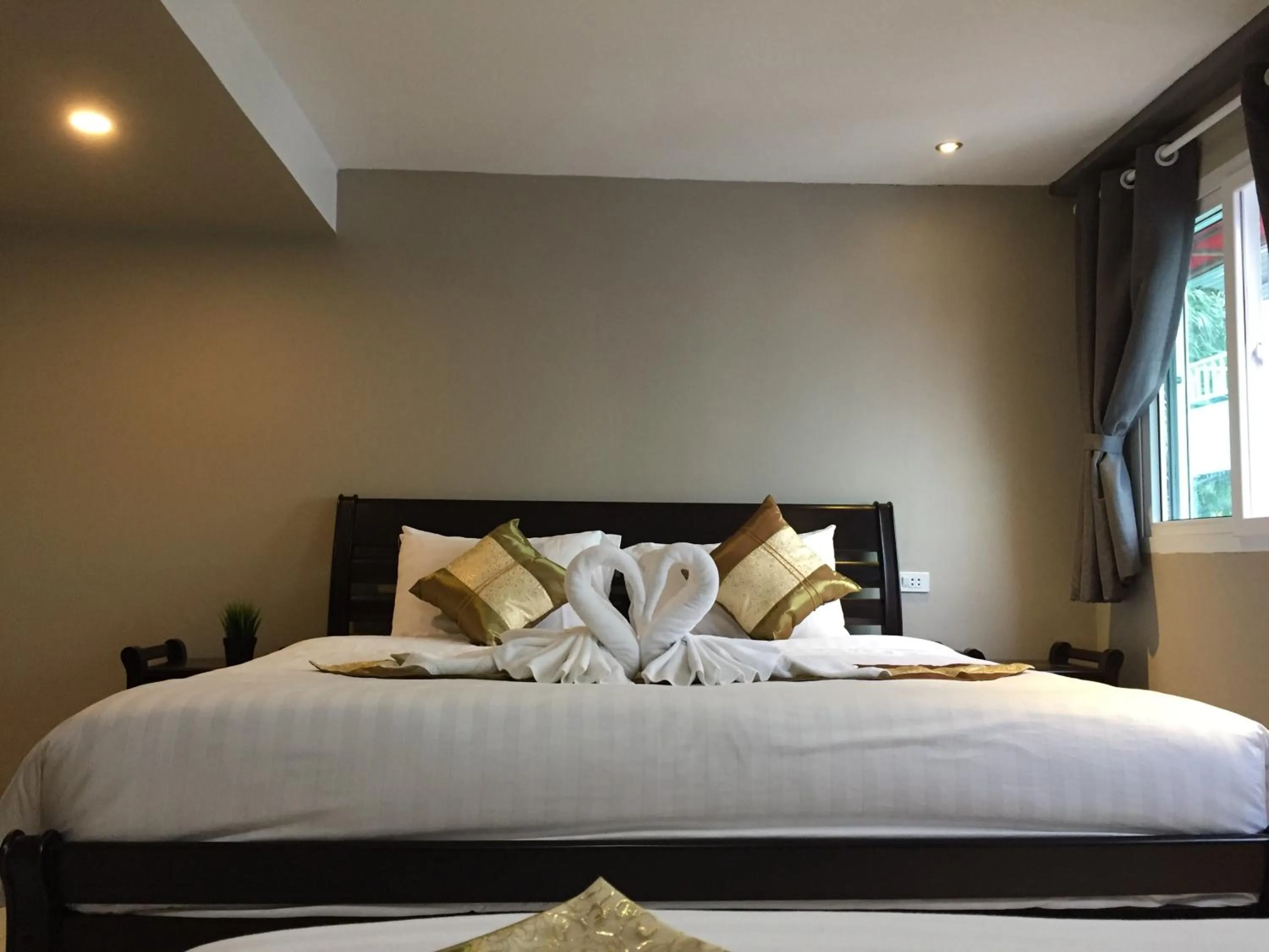 Bed in Samui Green Hotel