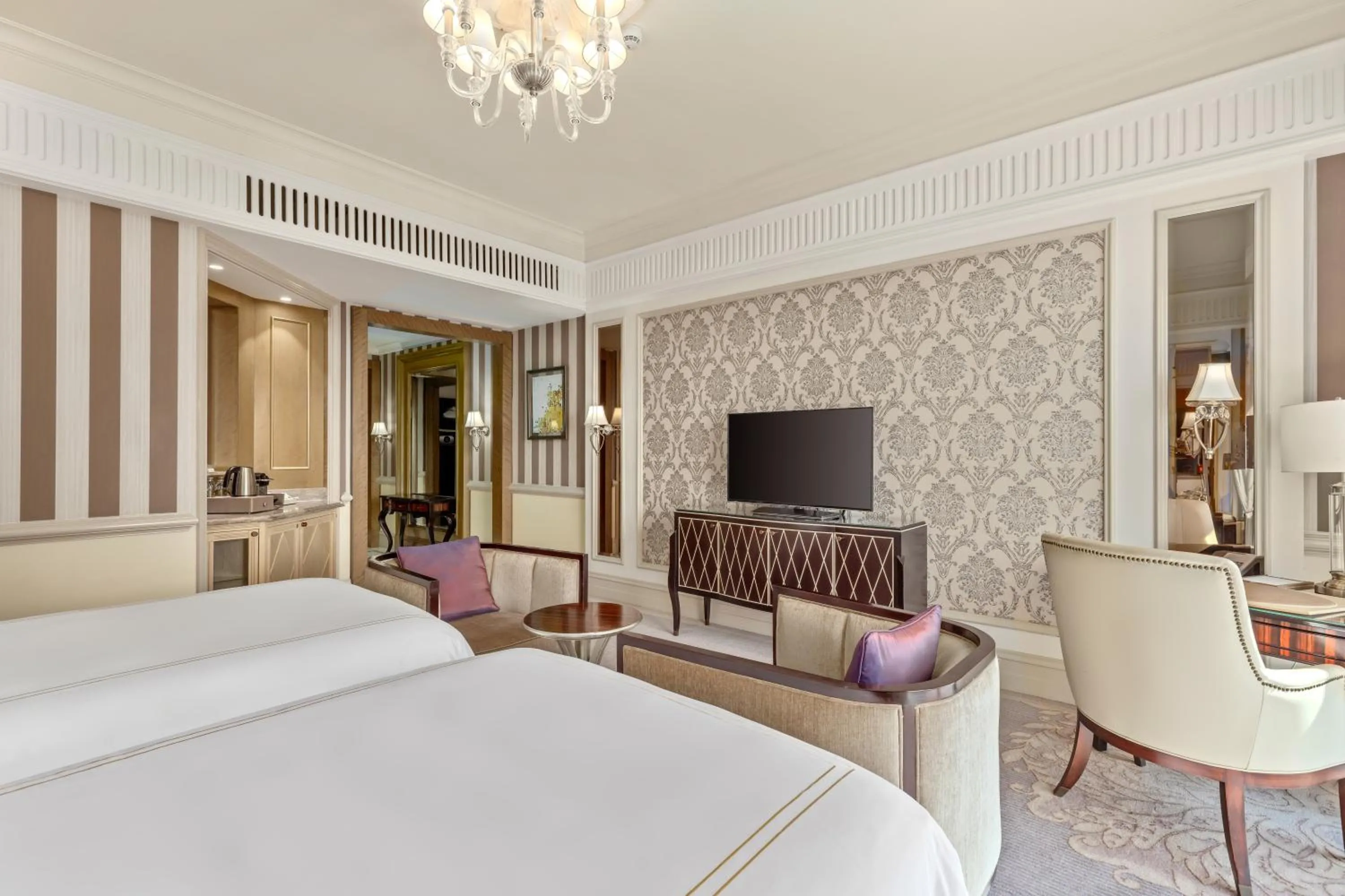 Bed in Al Habtoor Palace - Preferred Hotels & Resorts