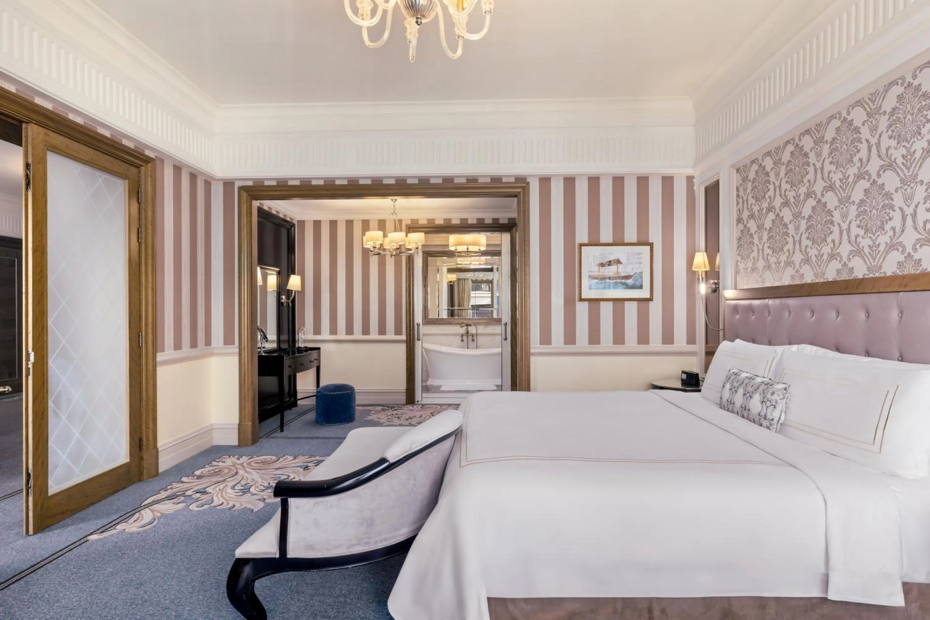 Bed in Al Habtoor Palace - Preferred Hotels & Resorts