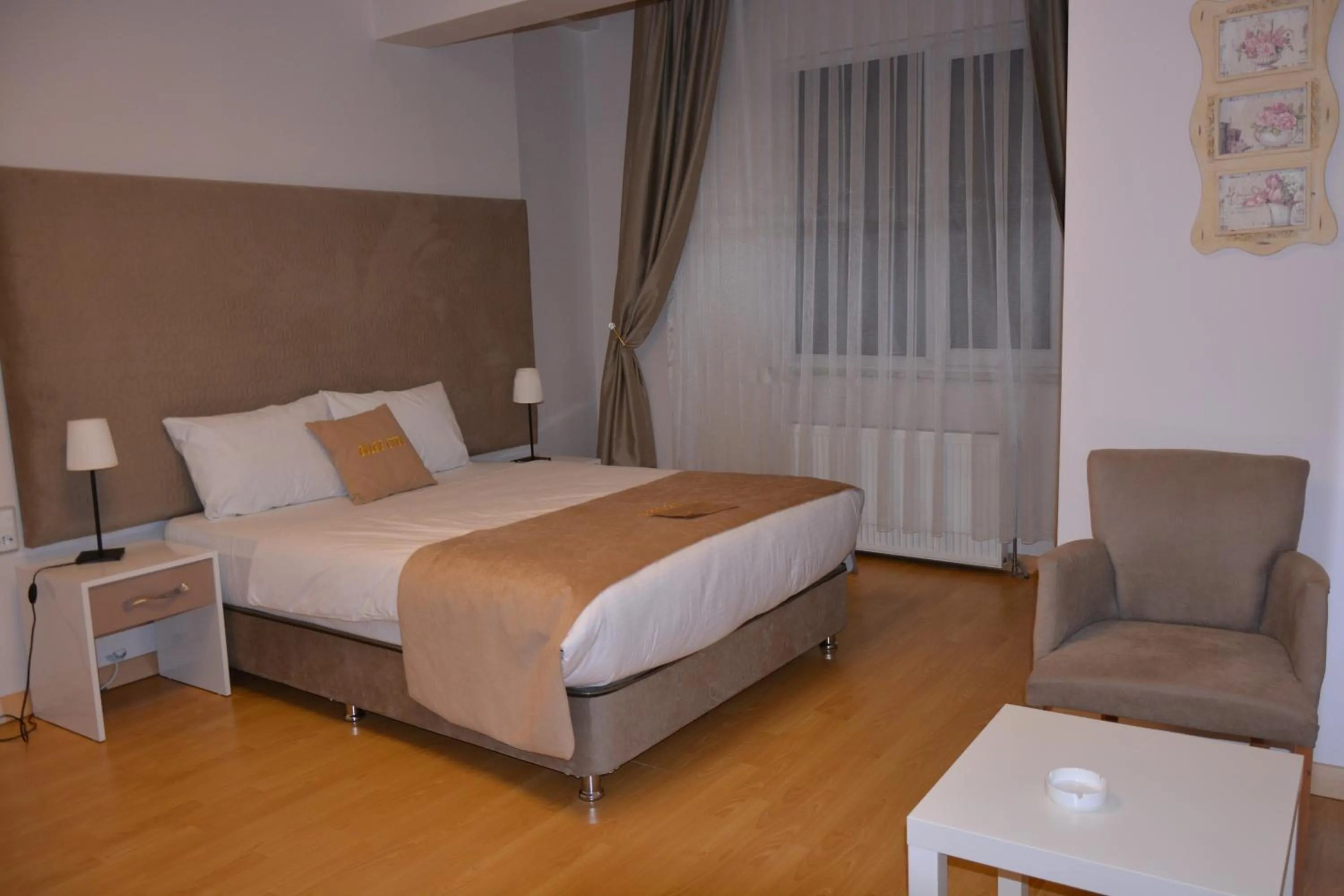 Bed in Bilge Suite Hotel