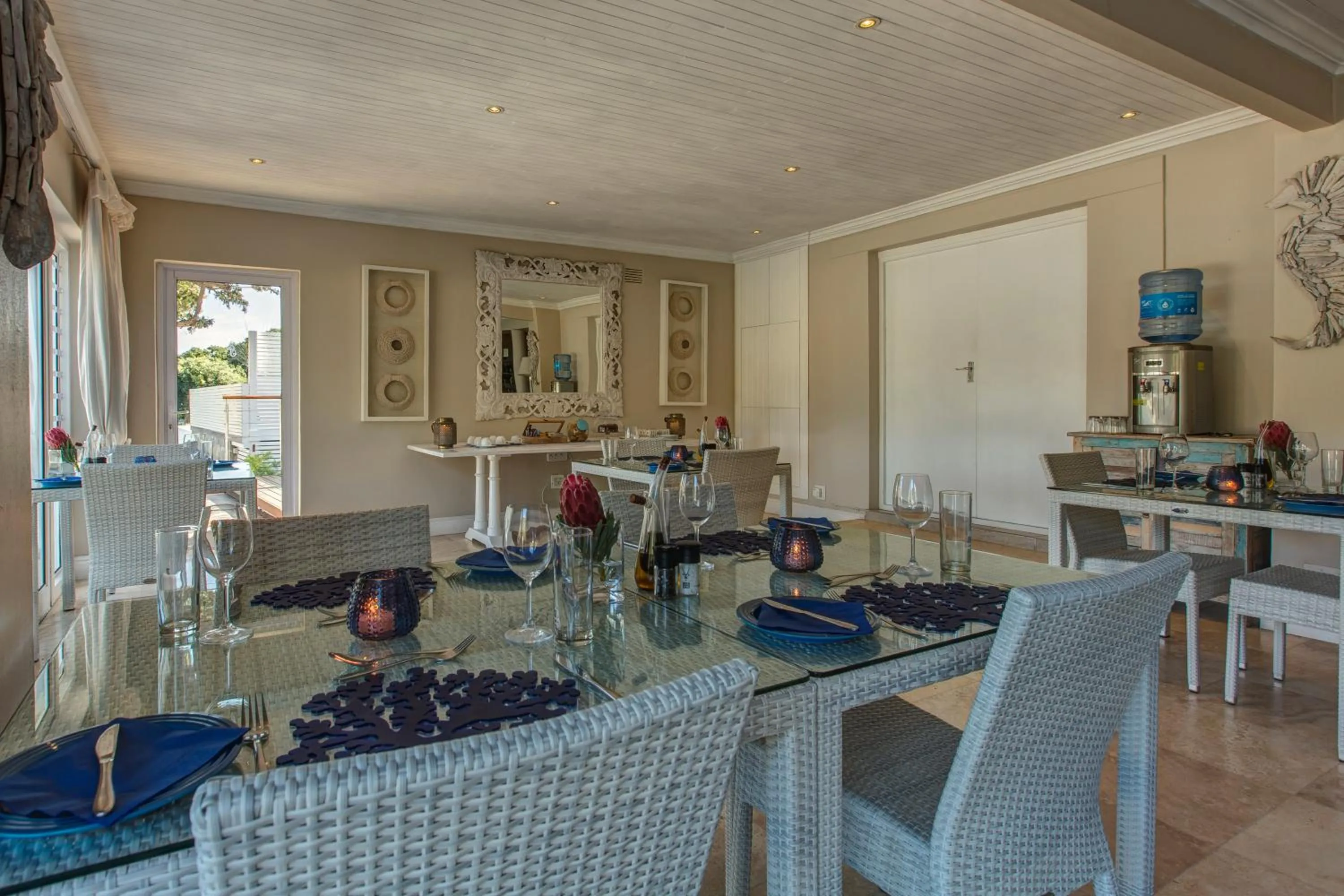 Lounge or bar in Amanzi Island Boutique Hotel